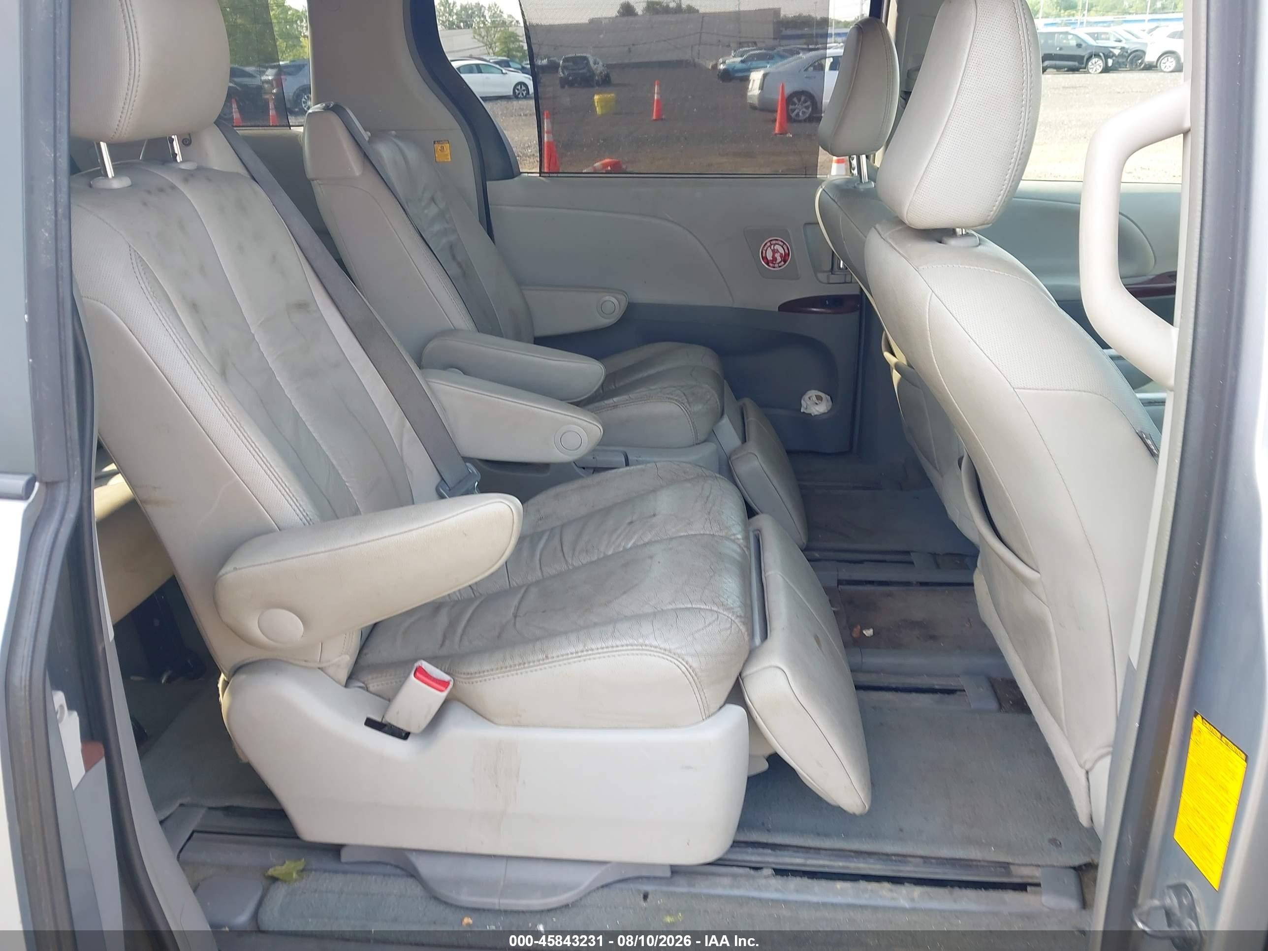 2012 Toyota Sienna Xle 7 Passenger Серебряный vin: 5TDDK3DC6CS034088