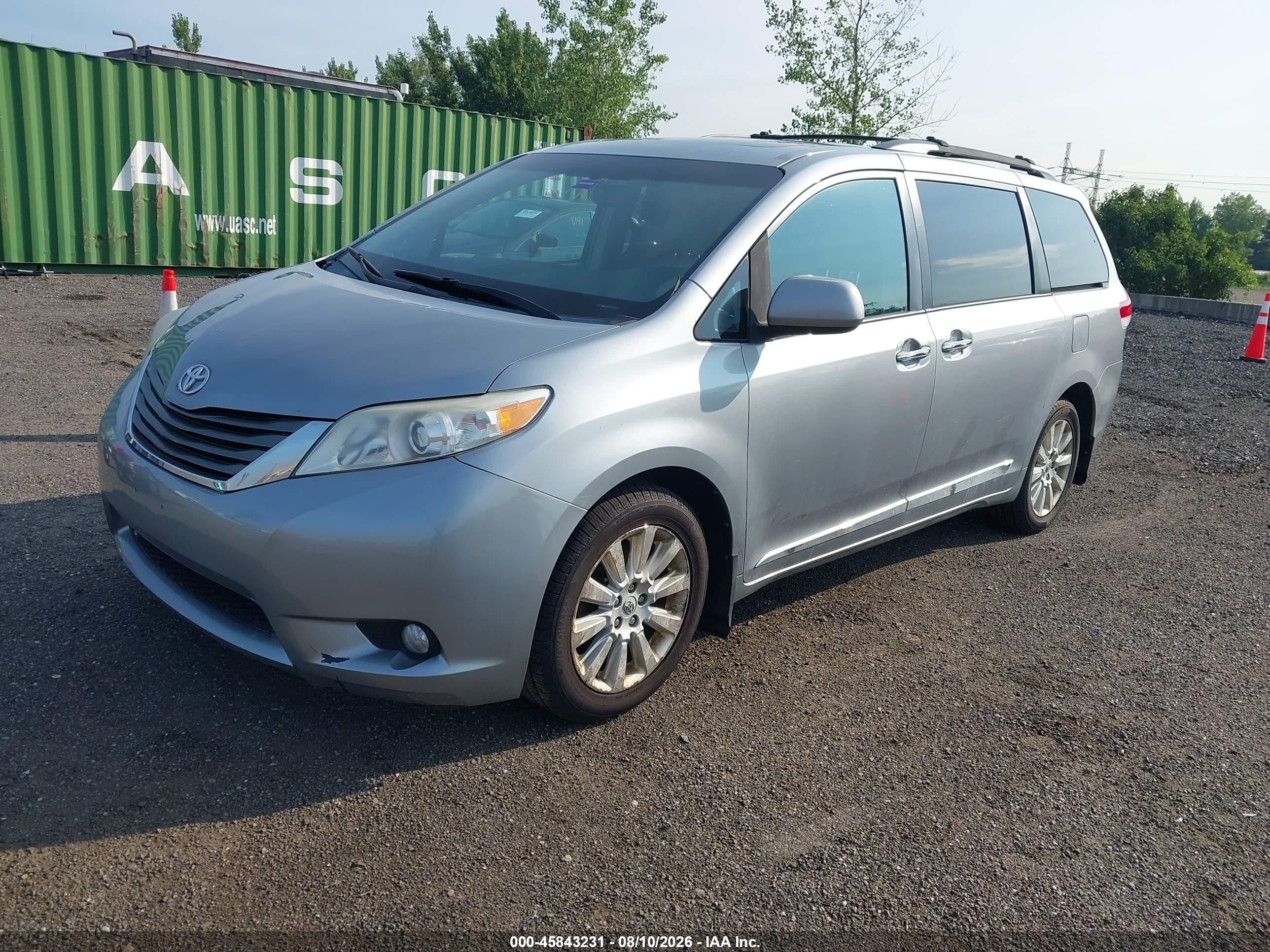 2012 Toyota Sienna Xle 7 Passenger Серебряный vin: 5TDDK3DC6CS034088