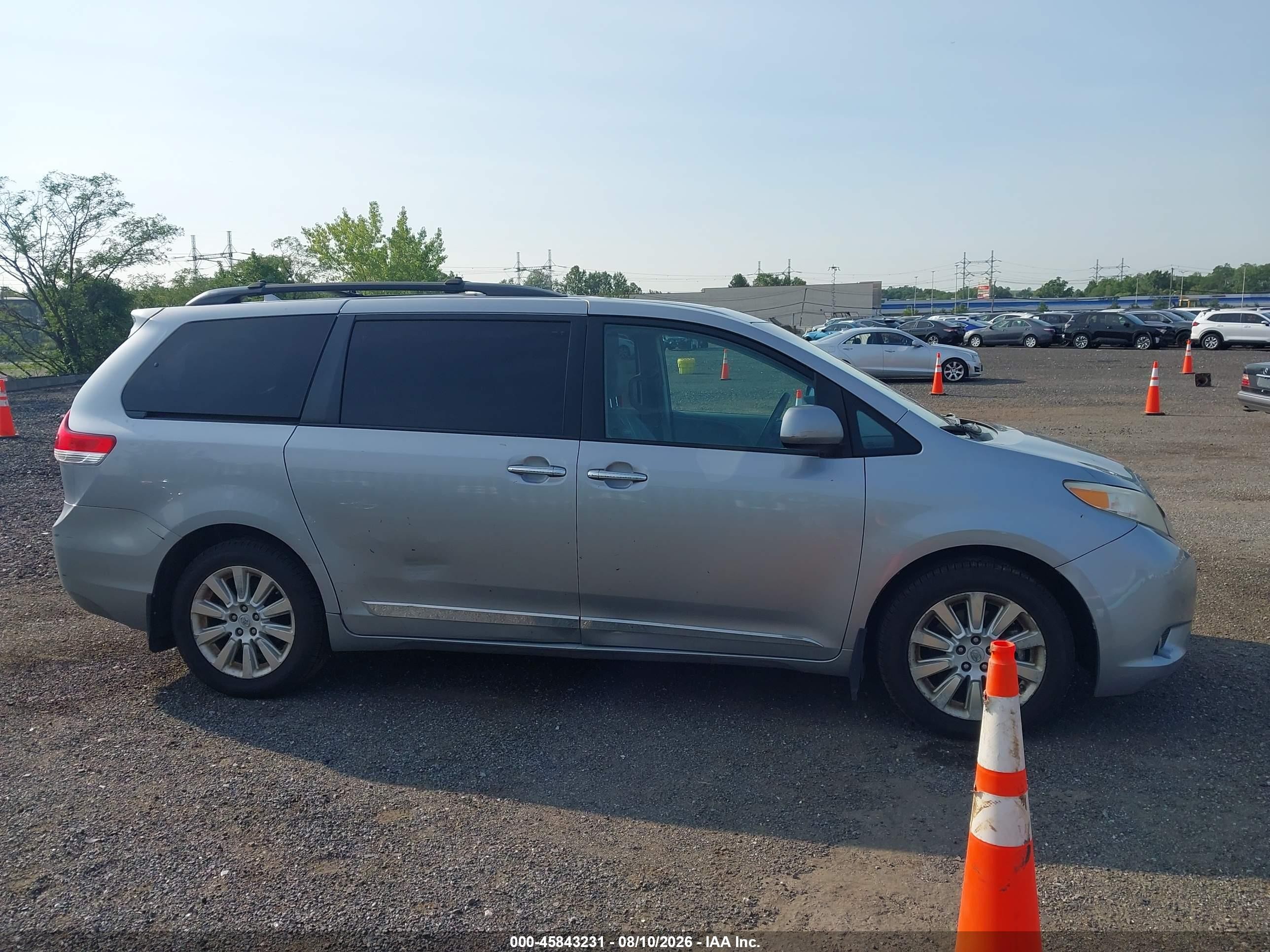 2012 Toyota Sienna Xle 7 Passenger Серебряный vin: 5TDDK3DC6CS034088