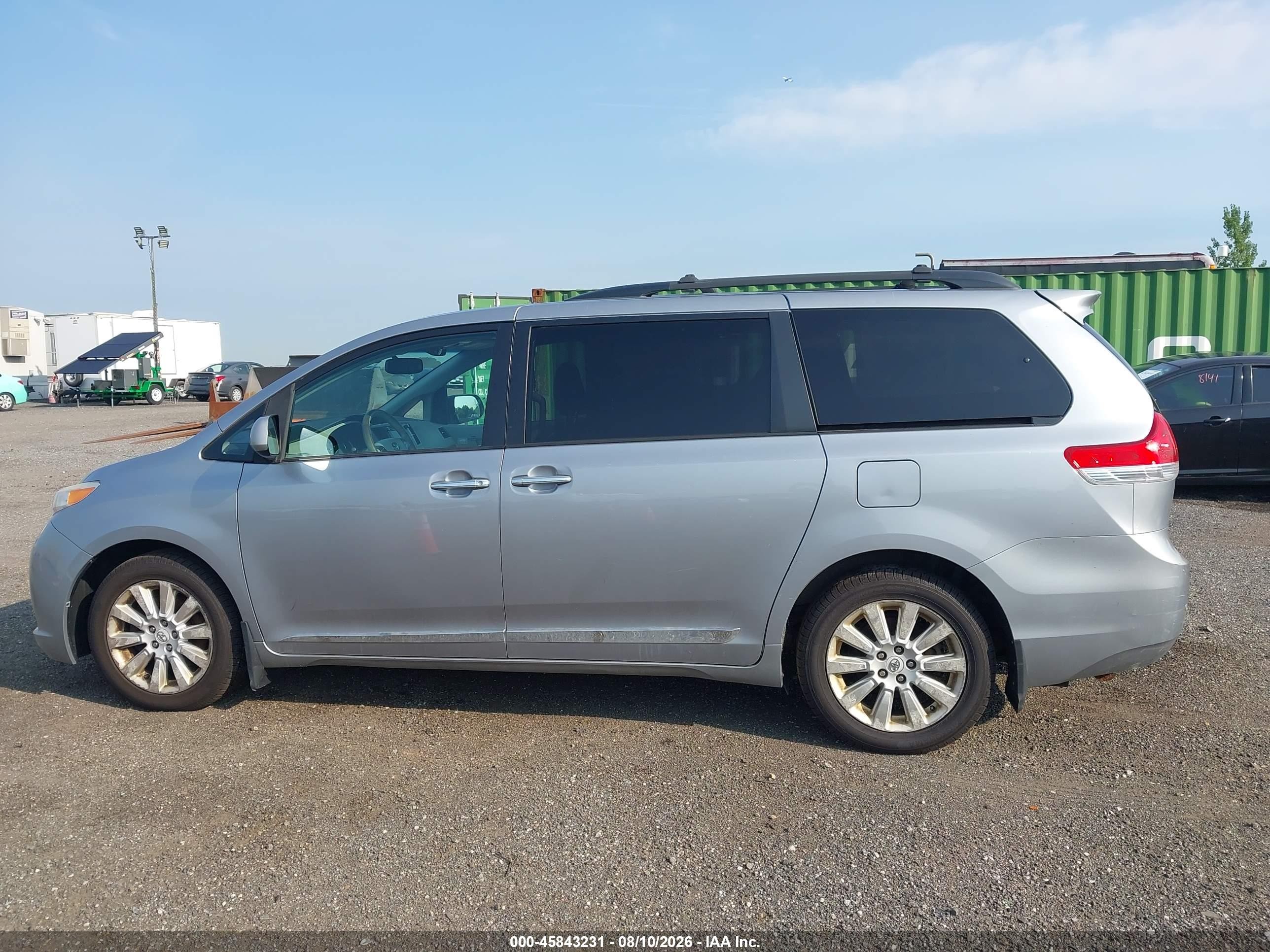 2012 Toyota Sienna Xle 7 Passenger Серебряный vin: 5TDDK3DC6CS034088