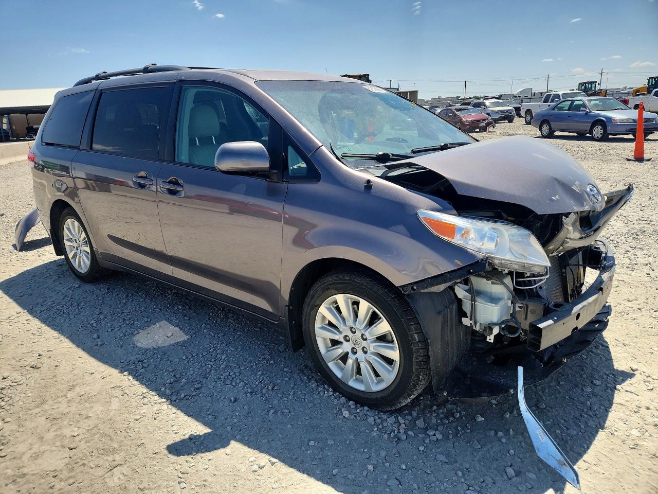 2012 Toyota Sienna Xle 7-passenger Gray vin: 5TDDK3DC6CS044295