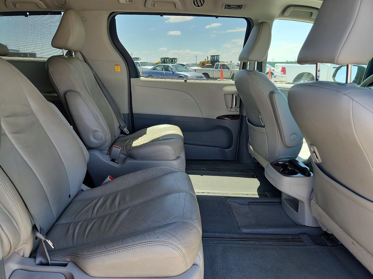 2012 Toyota Sienna Xle 7-passenger Gray vin: 5TDDK3DC6CS044295