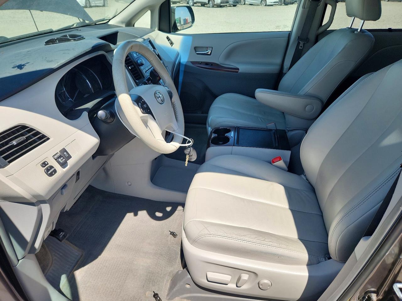 2012 Toyota Sienna Xle 7-passenger Gray vin: 5TDDK3DC6CS044295
