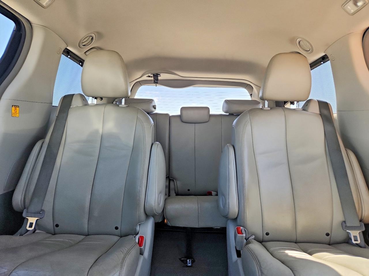 2012 Toyota Sienna Xle 7-passenger Gray vin: 5TDDK3DC6CS044295