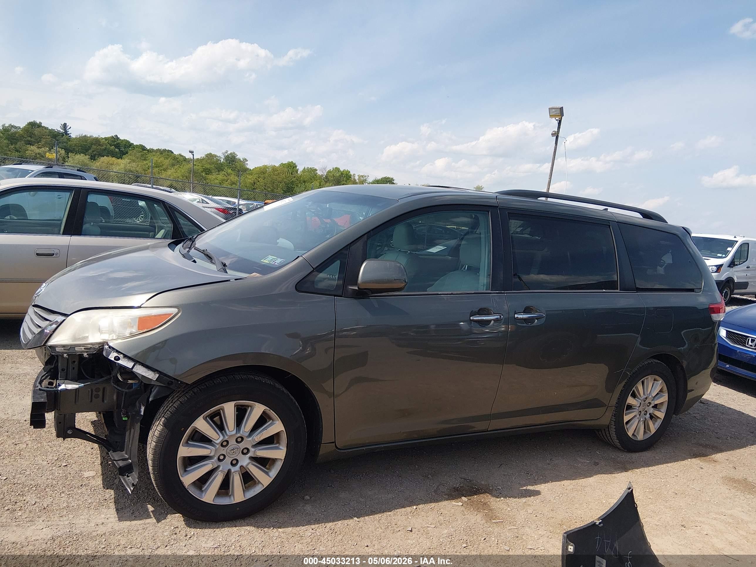 2012 Toyota Sienna Xle 7 Passenger Gray vin: 5TDDK3DC6CS044829