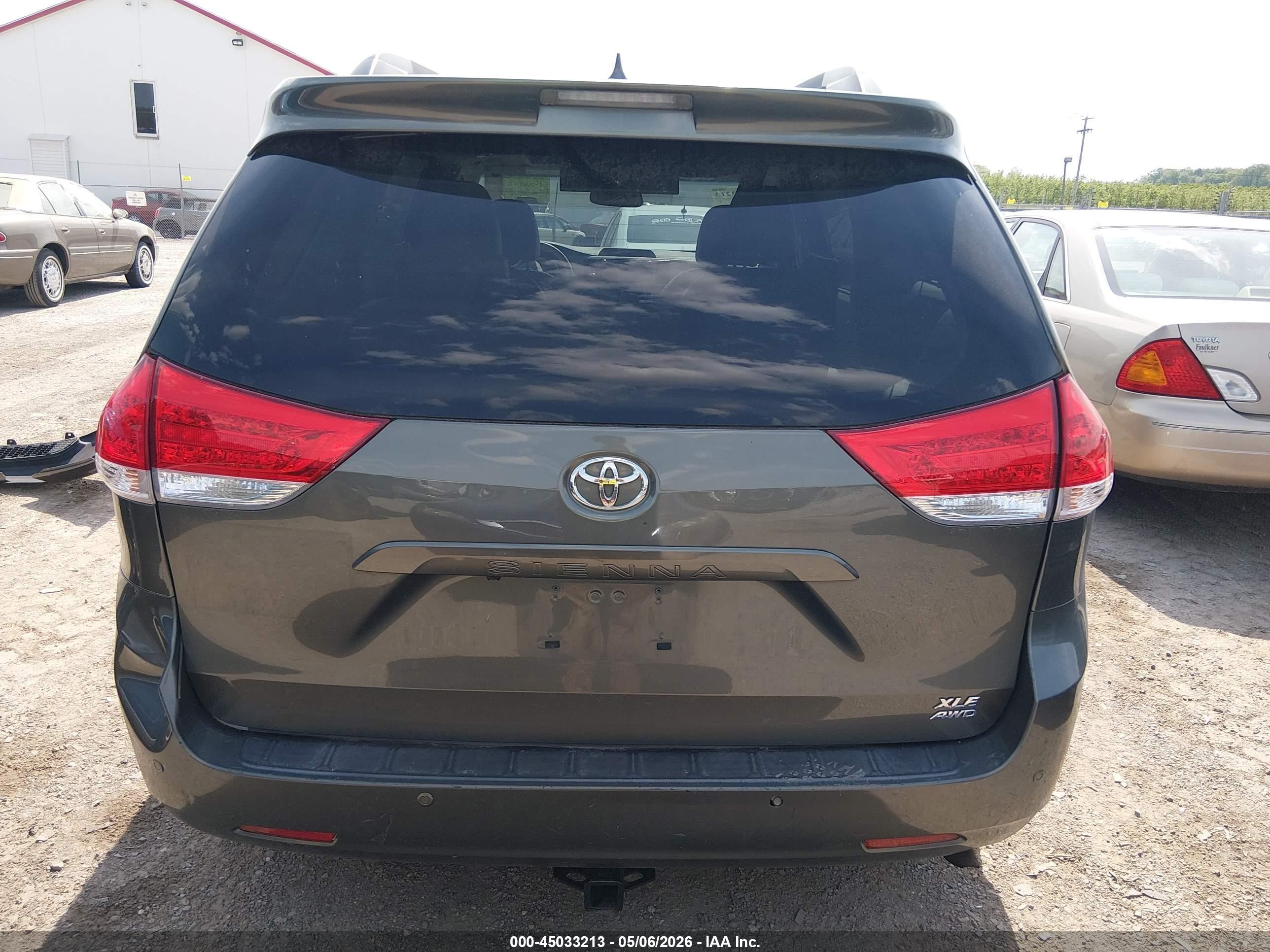 2012 Toyota Sienna Xle 7 Passenger Gray vin: 5TDDK3DC6CS044829