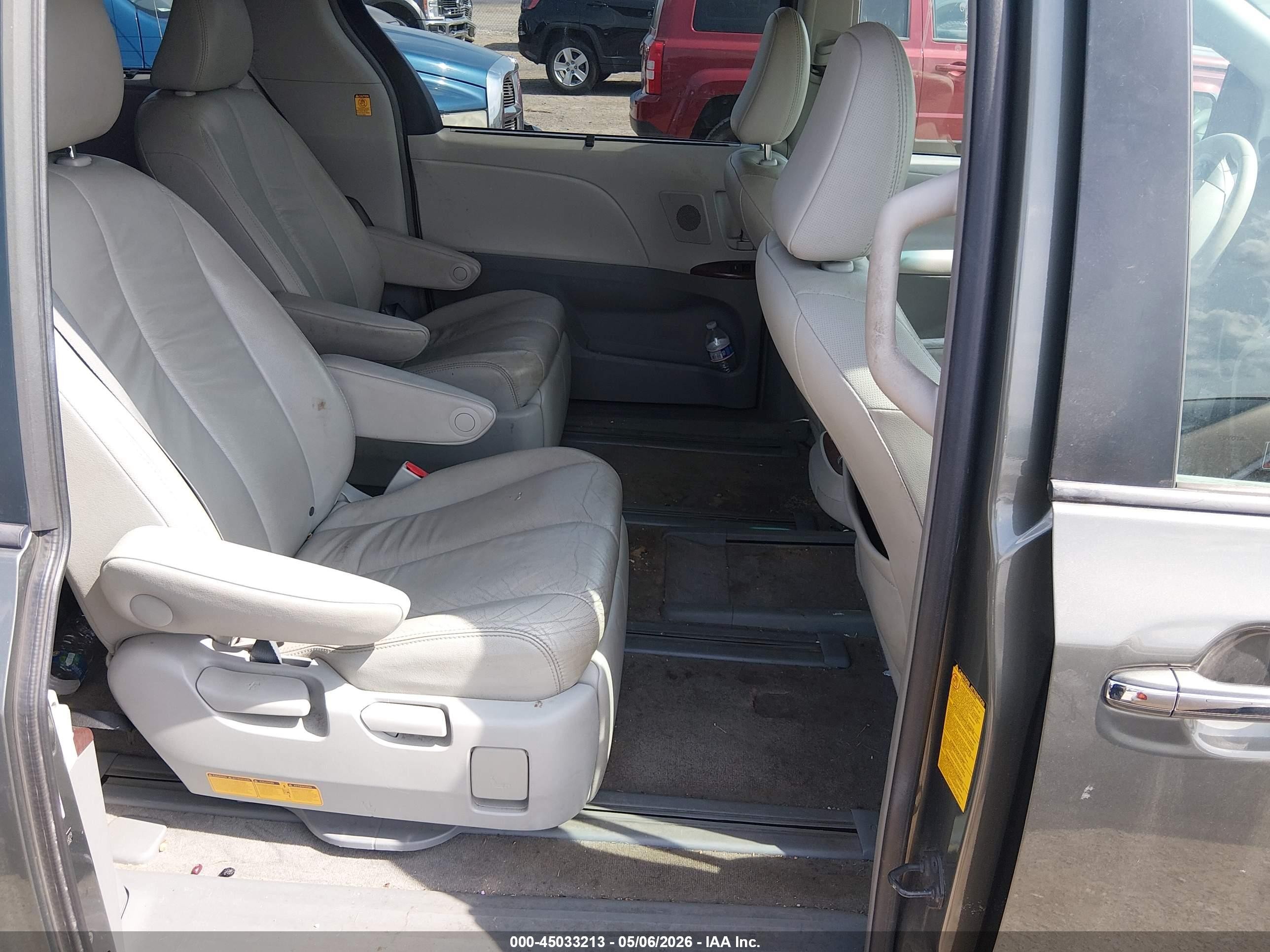 2012 Toyota Sienna Xle 7 Passenger Gray vin: 5TDDK3DC6CS044829