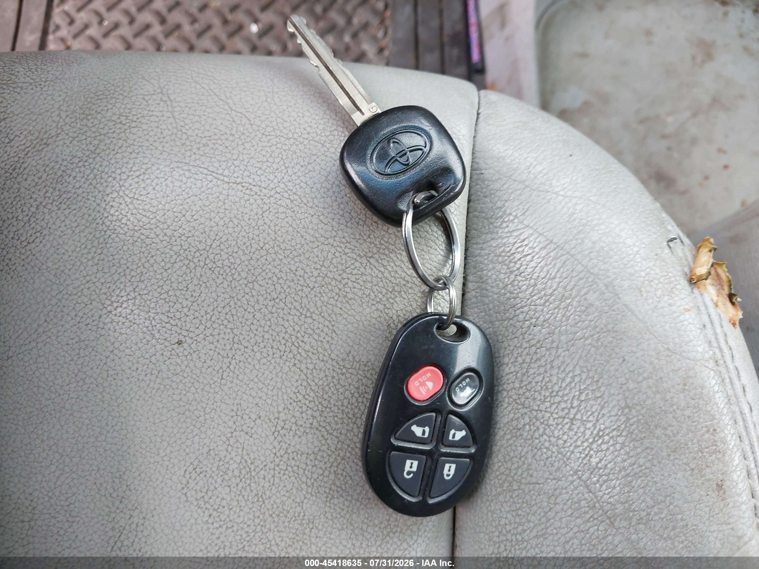 2012 Toyota Sienna Xle 7 Passenger Silver vin: 5TDDK3DC6CS047939