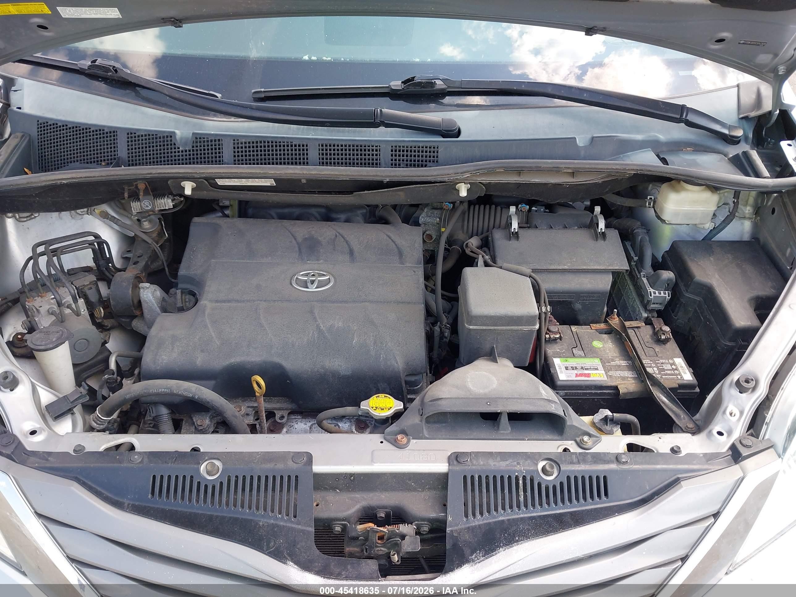 2012 Toyota Sienna Xle 7 Passenger Silver vin: 5TDDK3DC6CS047939
