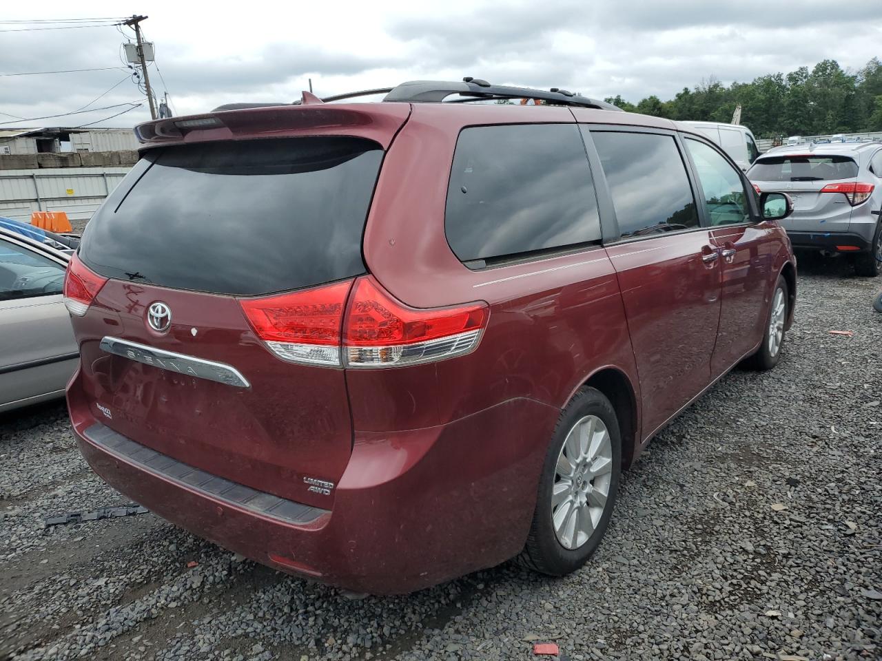 2013 Toyota Sienna Xle Burgundy vin: 5TDDK3DC6DS052169