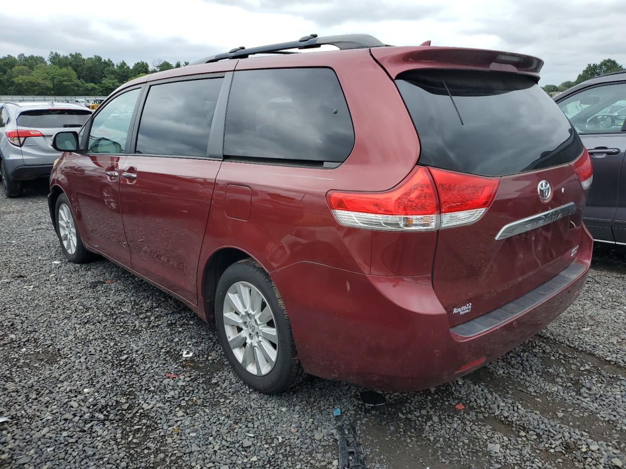 2013 Toyota Sienna Xle Burgundy vin: 5TDDK3DC6DS052169