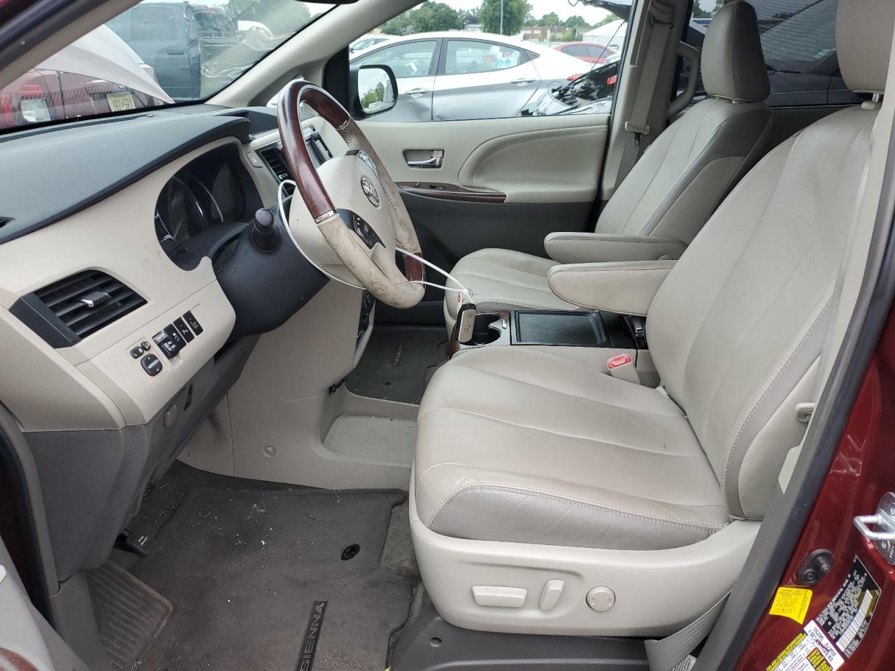 2013 Toyota Sienna Xle Burgundy vin: 5TDDK3DC6DS052169