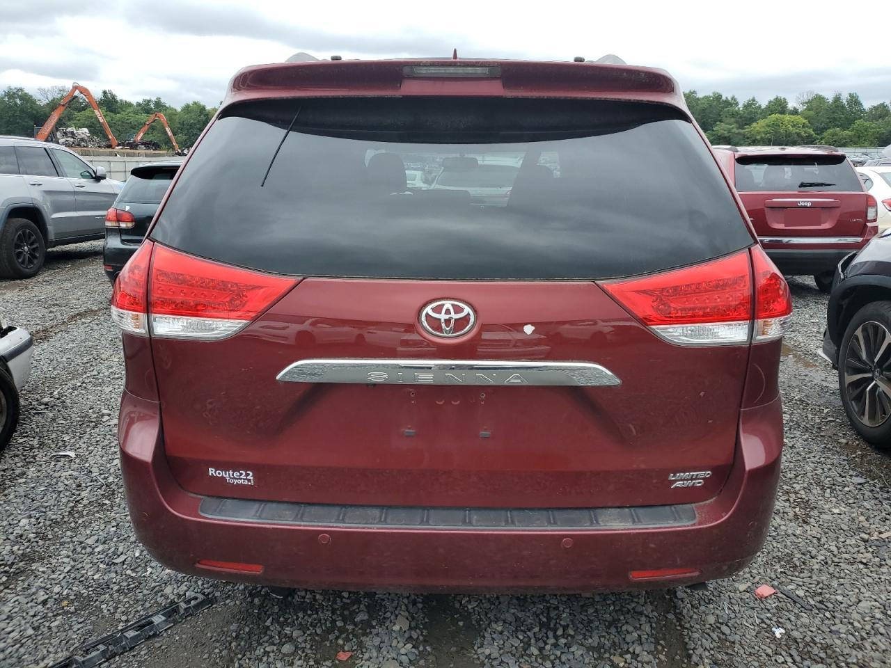 2013 Toyota Sienna Xle Burgundy vin: 5TDDK3DC6DS052169