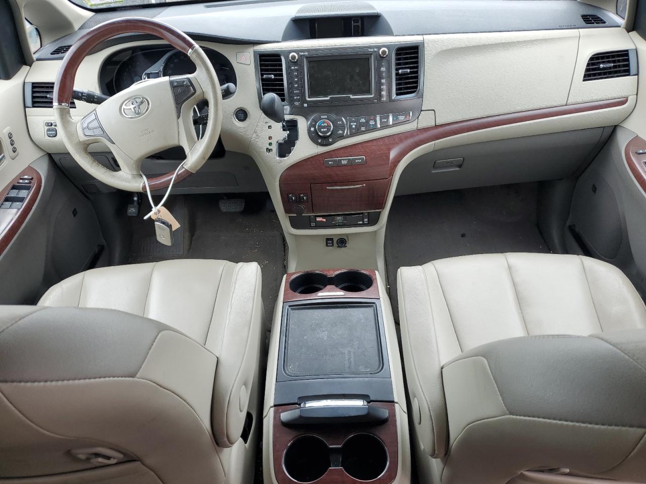 2013 Toyota Sienna Xle Burgundy vin: 5TDDK3DC6DS052169