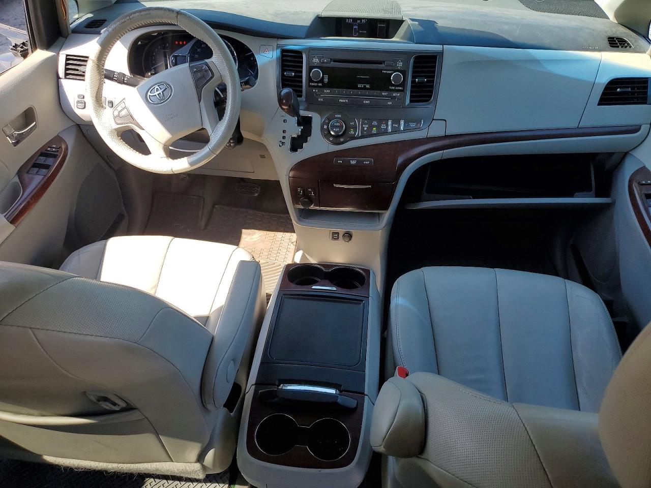2013 Toyota Sienna Xle 7-passenger Черный vin: 5TDDK3DC6DS065536
