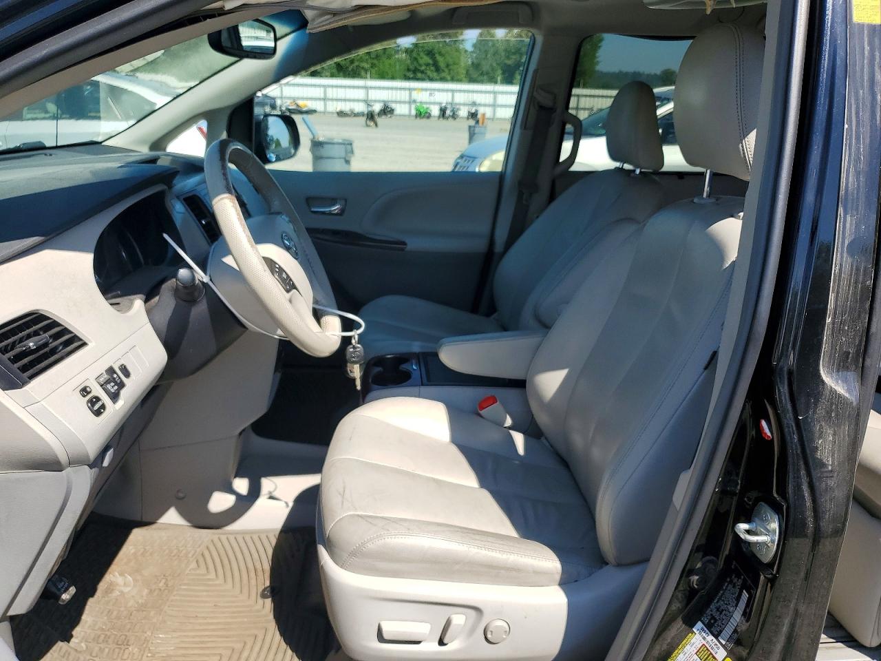 2013 Toyota Sienna Xle 7-passenger Черный vin: 5TDDK3DC6DS065536