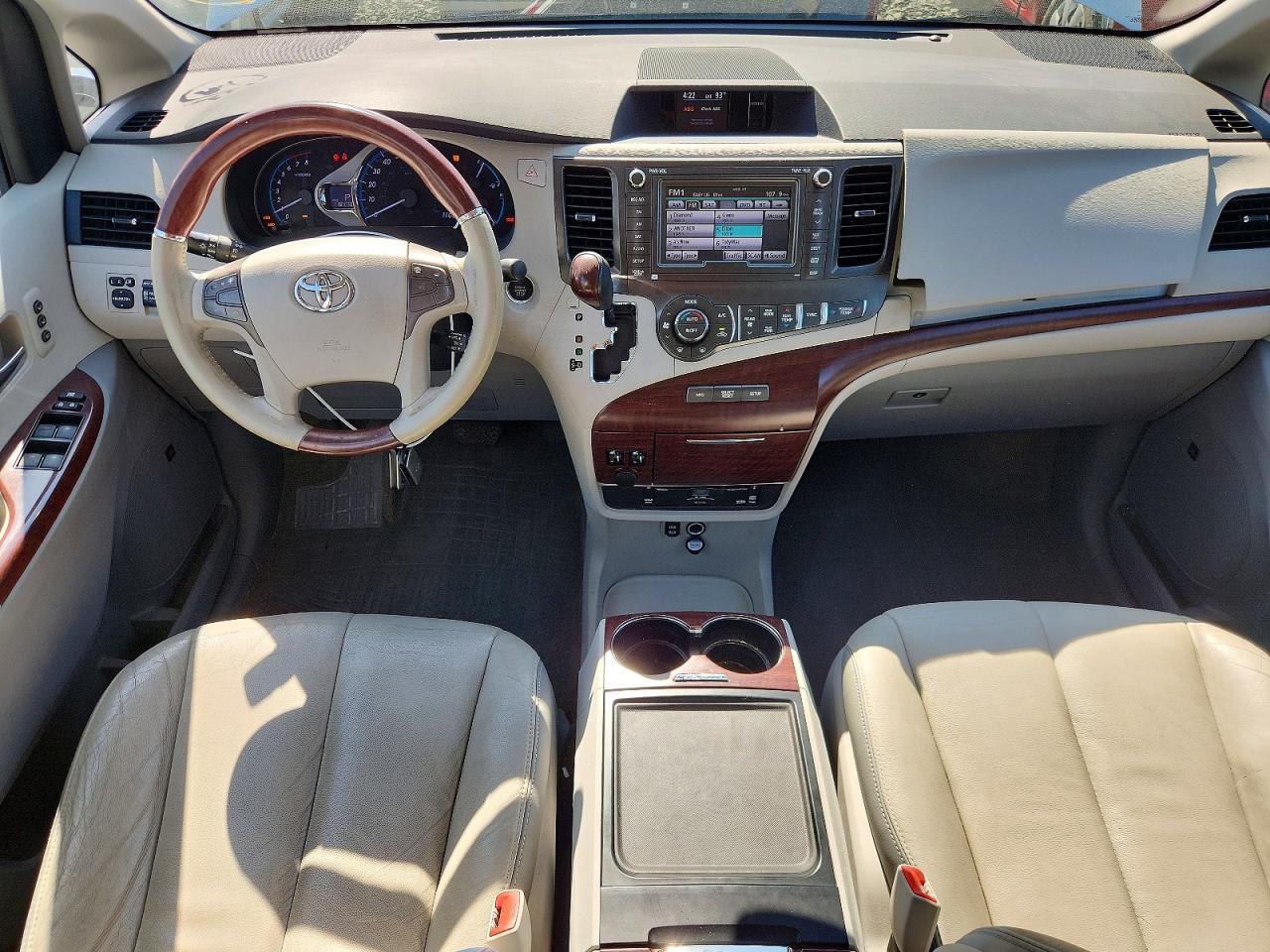 2013 Toyota Sienna Limited 7-passenger White vin: 5TDDK3DC6DS066847