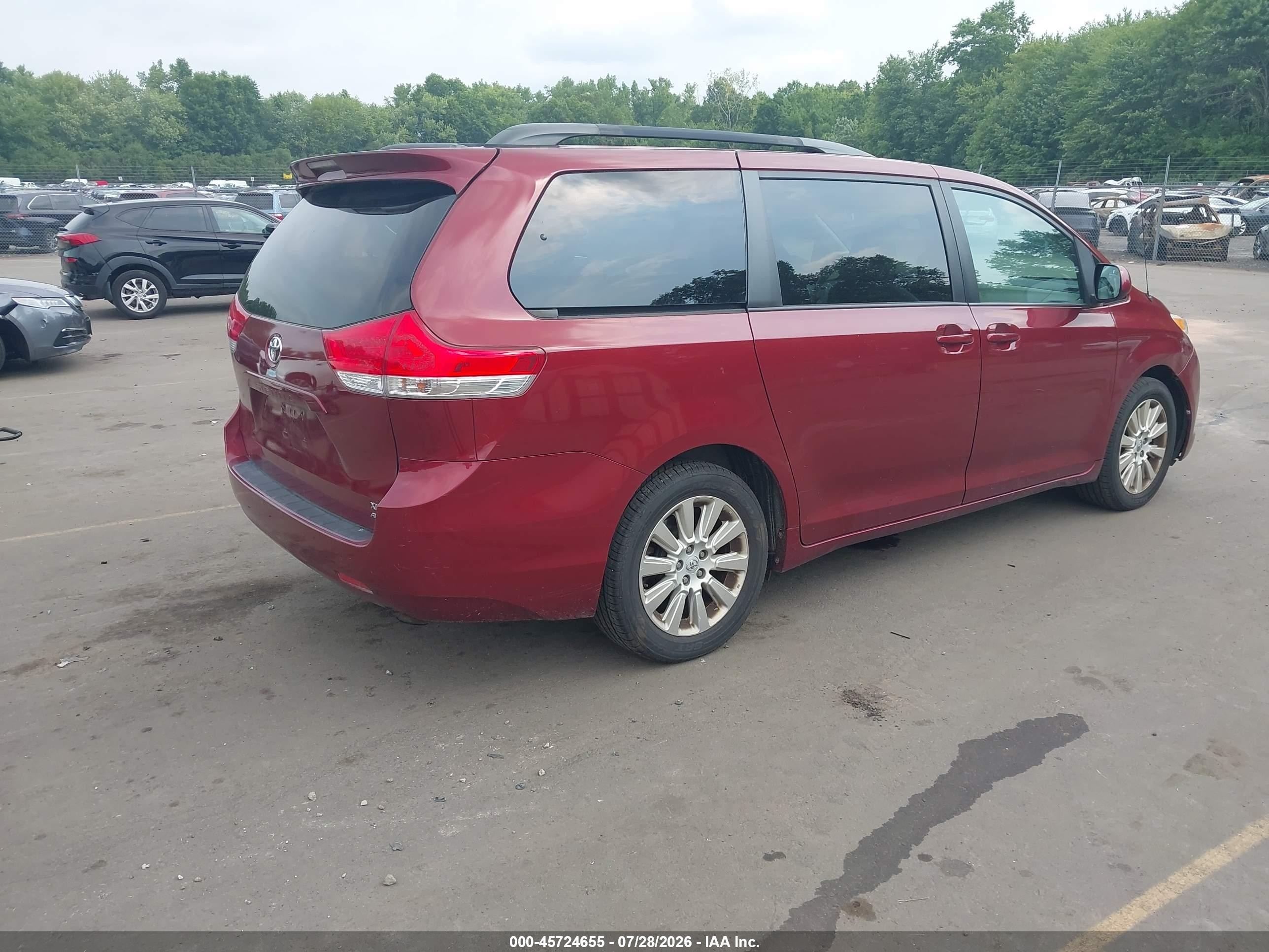 2014 Toyota Sienna Xle 7 Passenger Красный vin: 5TDDK3DC6ES076179