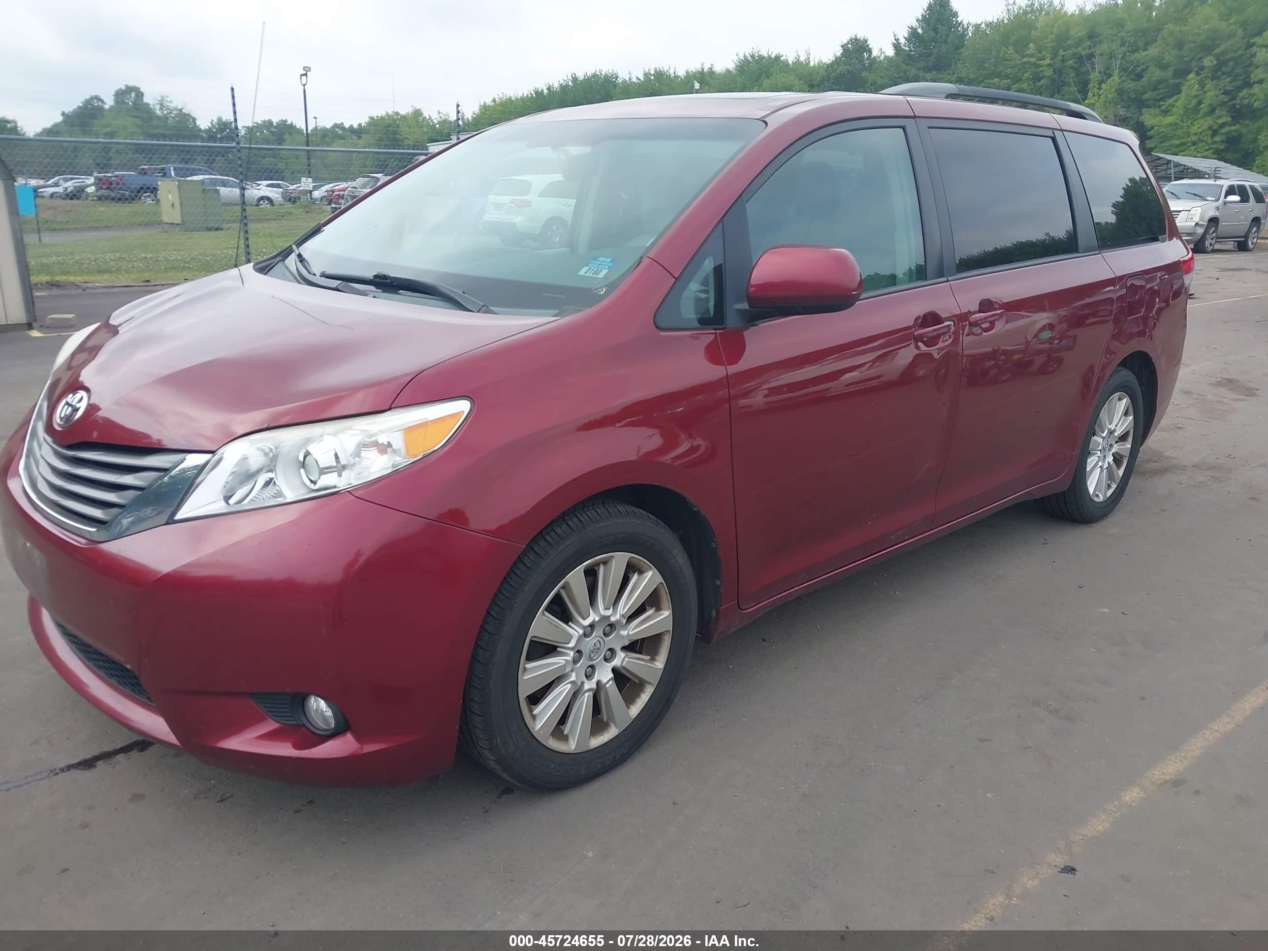 2014 Toyota Sienna Xle 7 Passenger Красный vin: 5TDDK3DC6ES076179