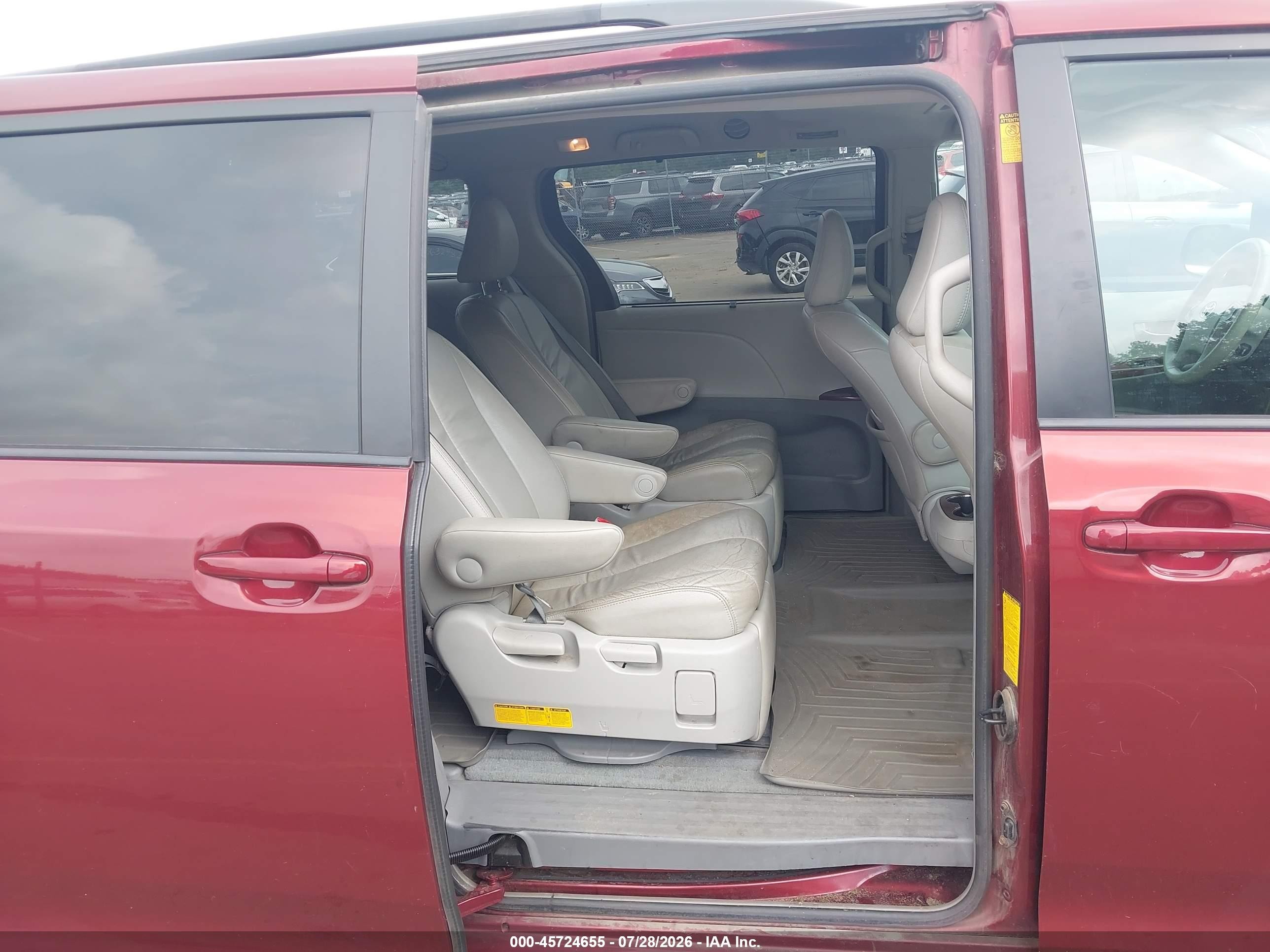 2014 Toyota Sienna Xle 7 Passenger Красный vin: 5TDDK3DC6ES076179