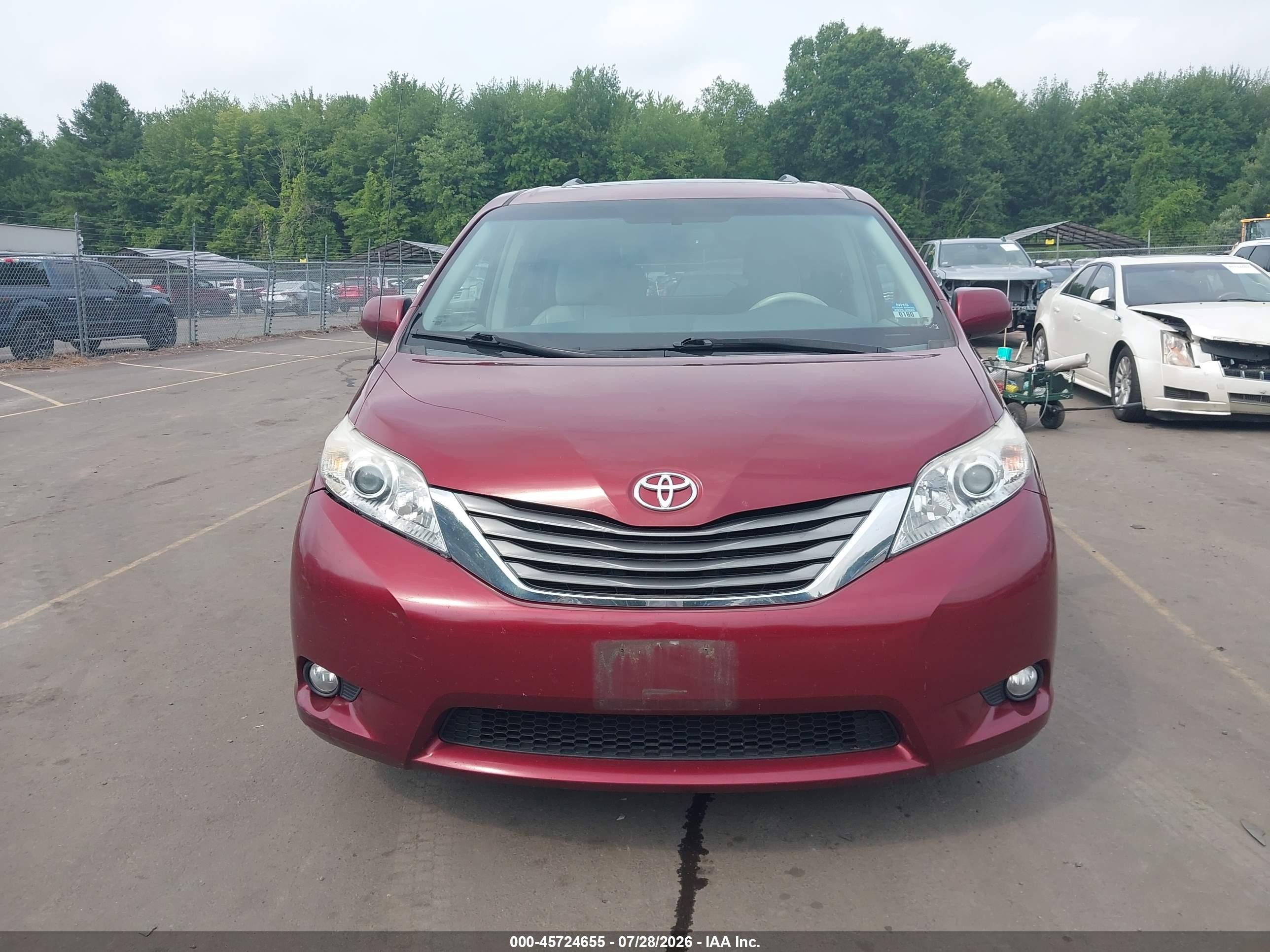 2014 Toyota Sienna Xle 7 Passenger Красный vin: 5TDDK3DC6ES076179