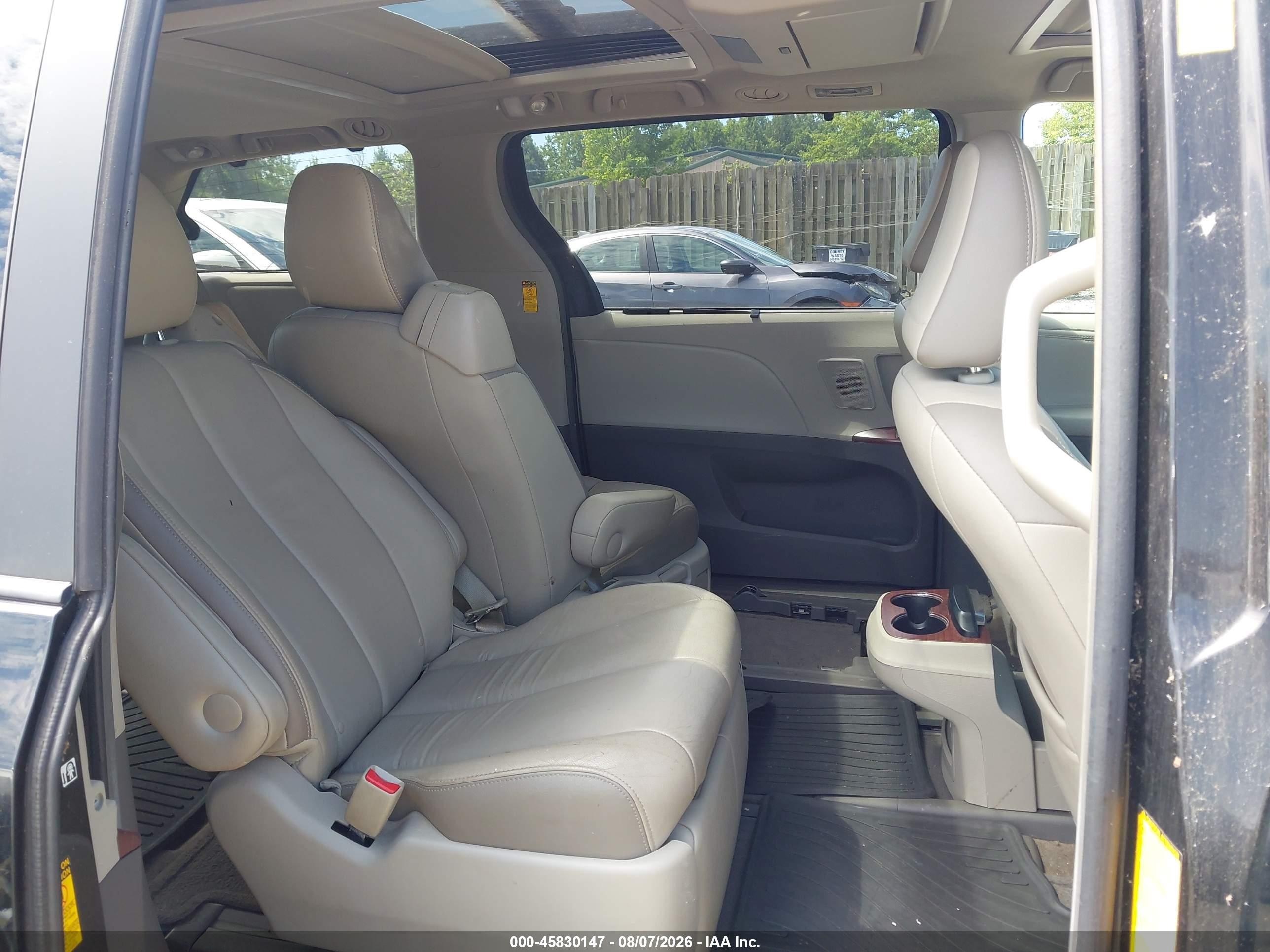 2014 Toyota Sienna Xle/limited Black vin: 5TDDK3DC6ES081964