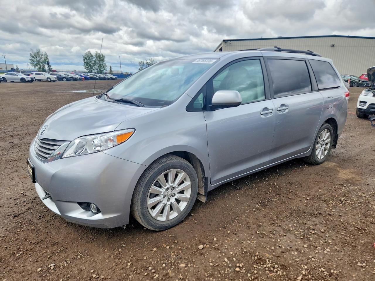 2014 Toyota Sienna Xle 7-passenger Silver vin: 5TDDK3DC6ES082290