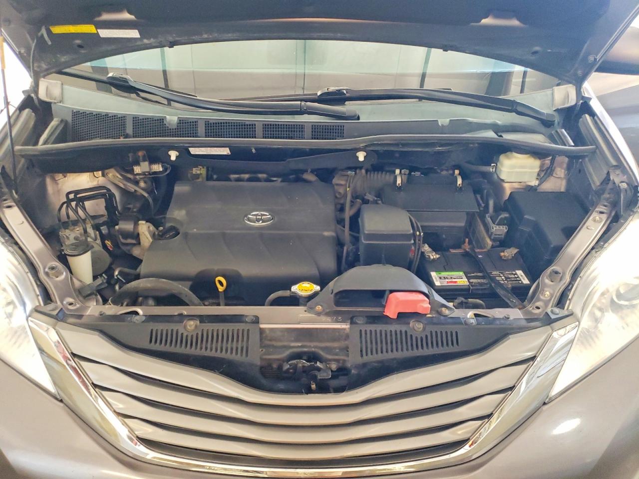 2014 Toyota Sienna Xle 7-passenger Gray vin: 5TDDK3DC6ES092270