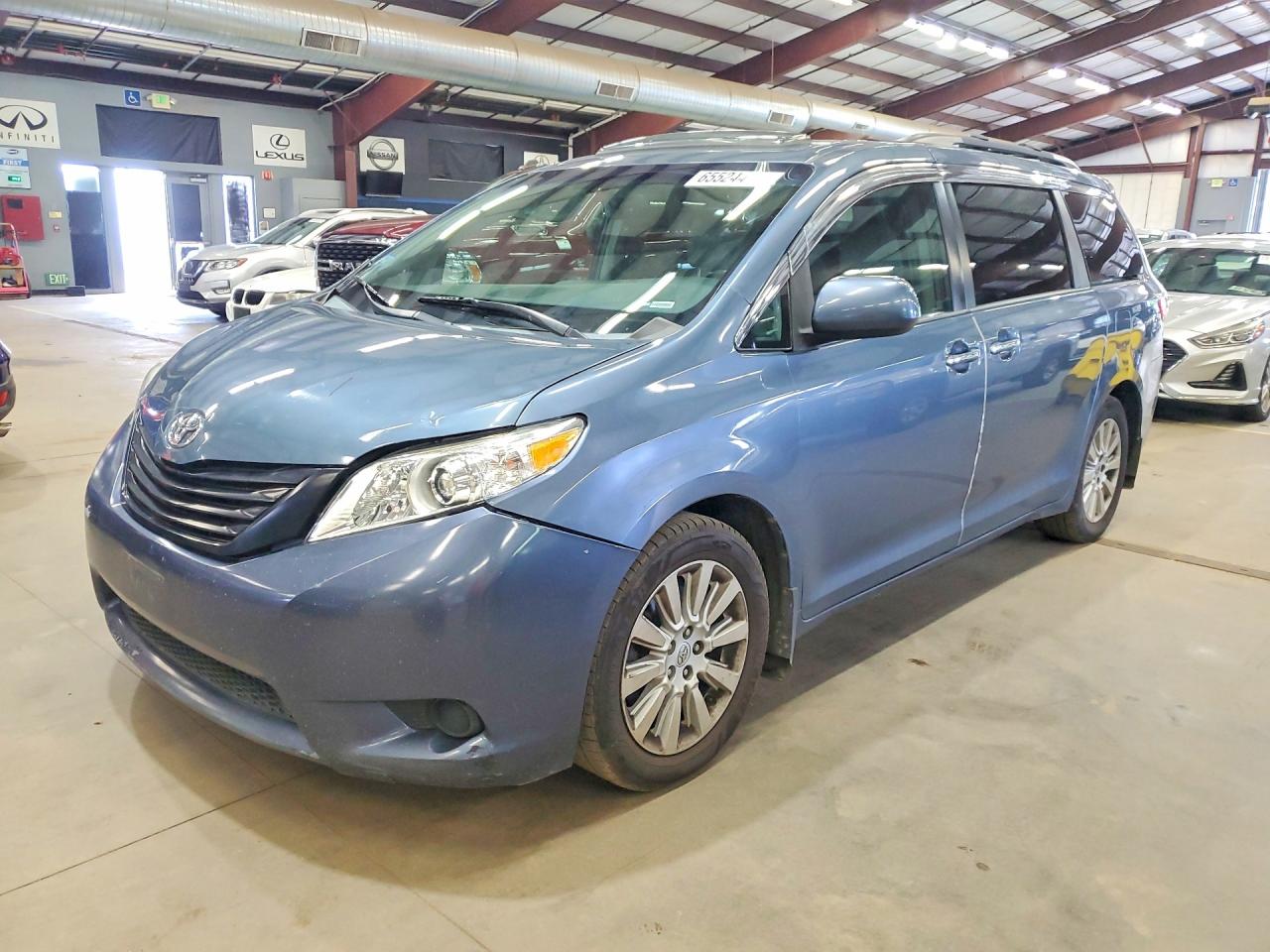 2015 Toyota Sienna Xle 7-passenger Blue vin: 5TDDK3DC6FS110817