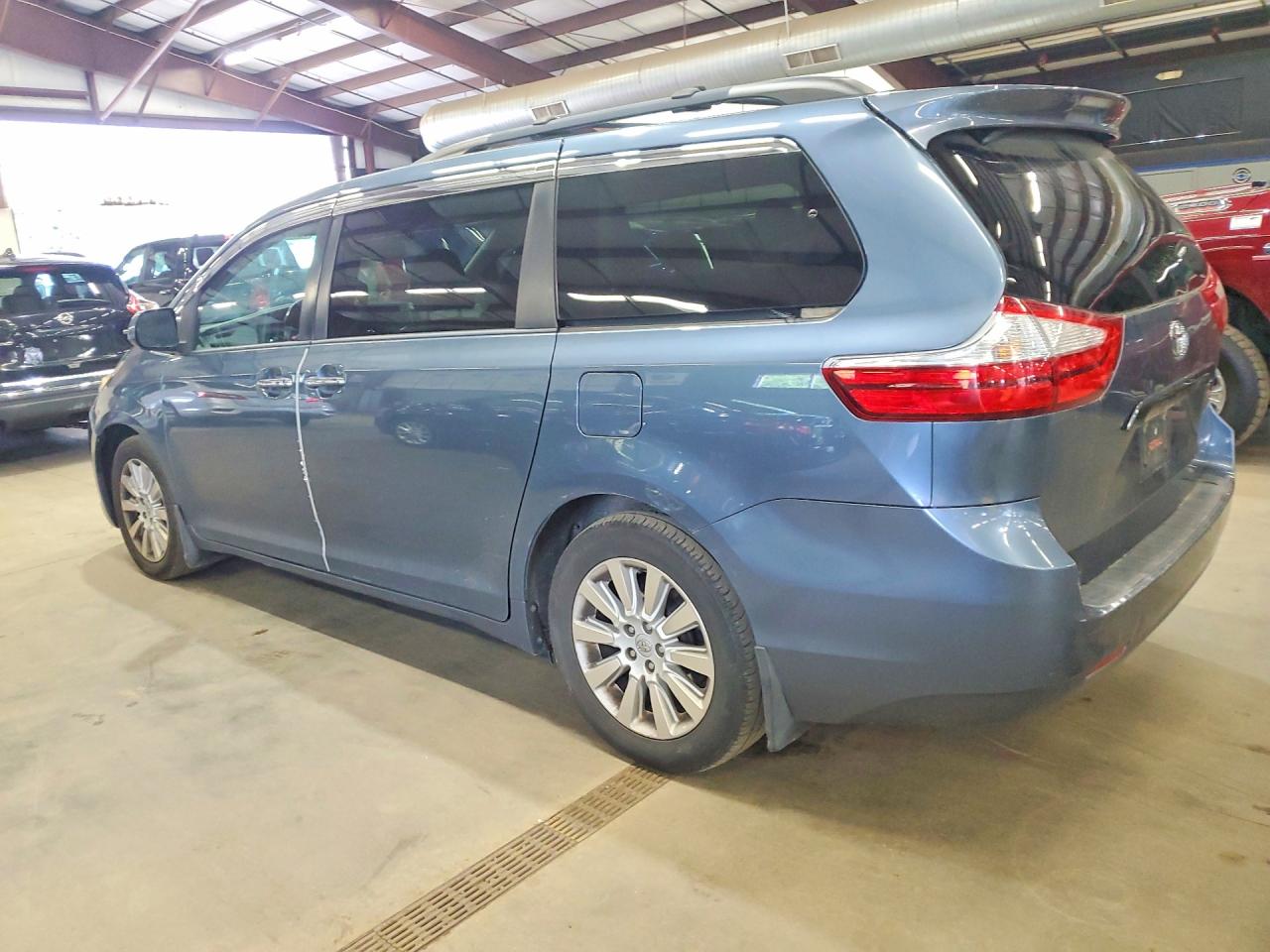 2015 Toyota Sienna Xle 7-passenger Blue vin: 5TDDK3DC6FS110817