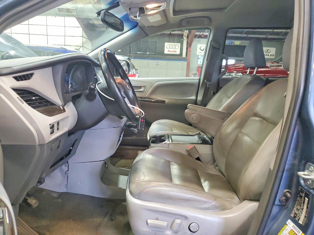 2015 Toyota Sienna Xle 7-passenger Blue vin: 5TDDK3DC6FS110817