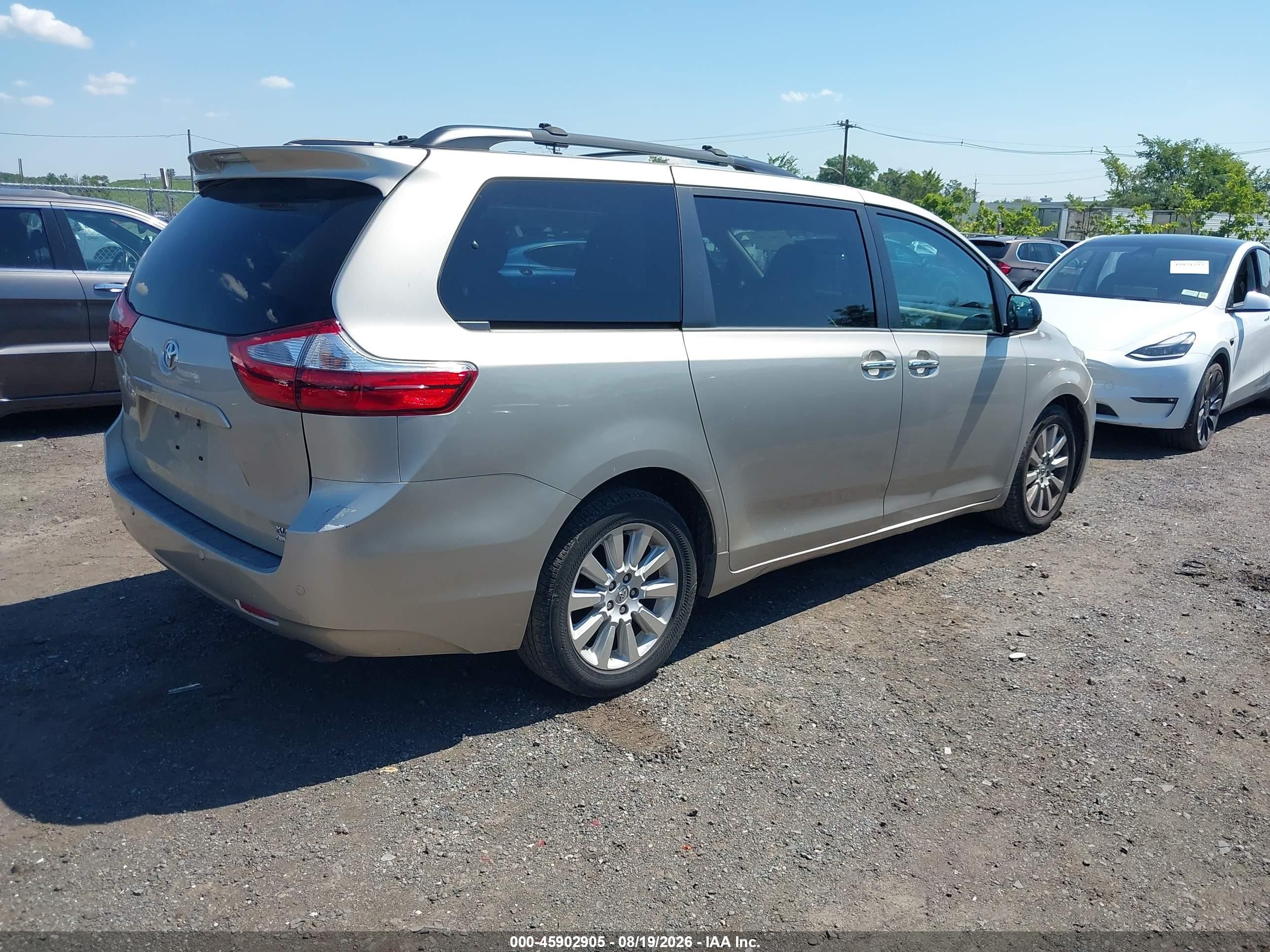 2015 Toyota Sienna Xle 7 Passenger Beige vin: 5TDDK3DC6FS125463