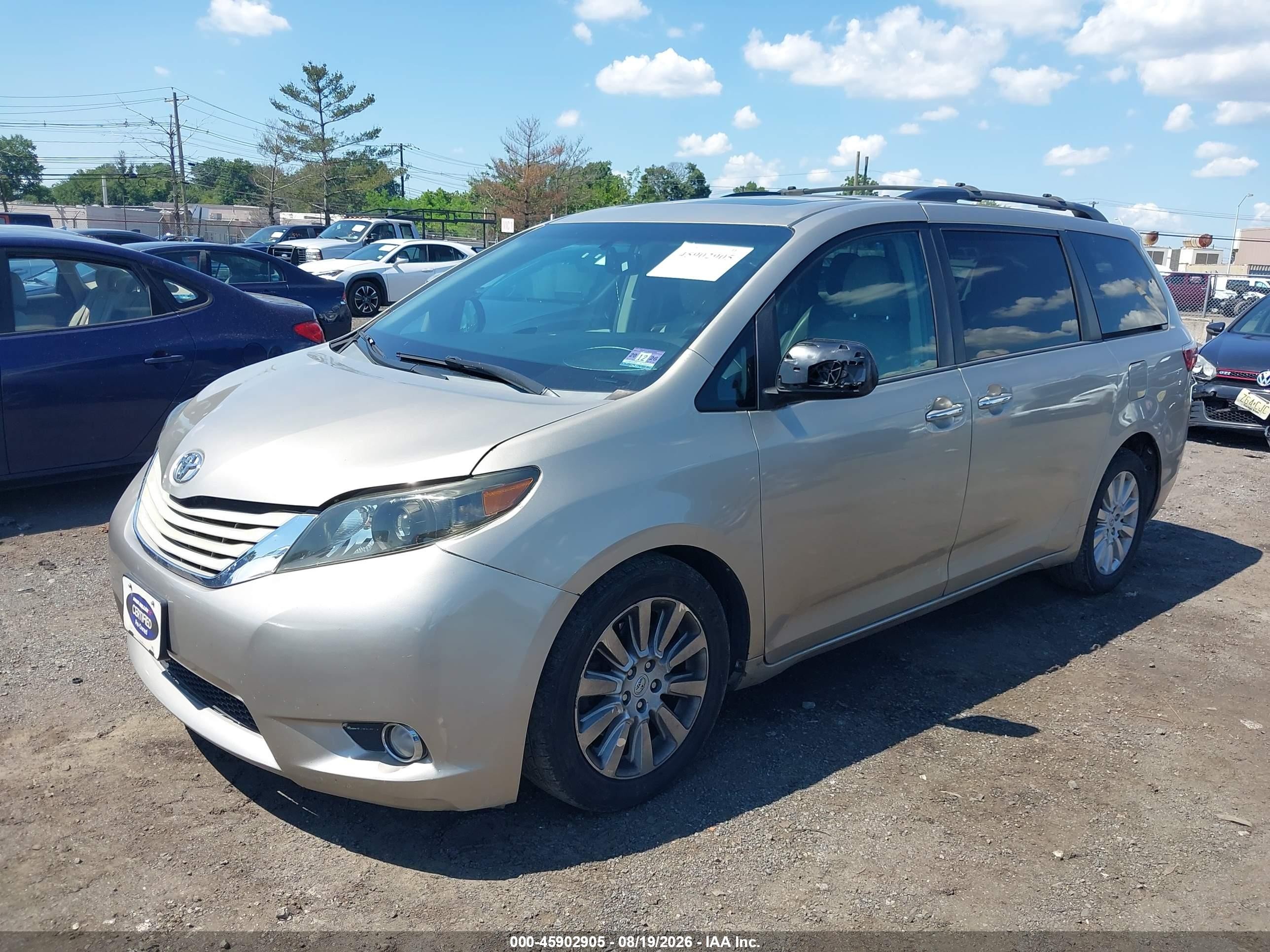 2015 Toyota Sienna Xle 7 Passenger Beige vin: 5TDDK3DC6FS125463
