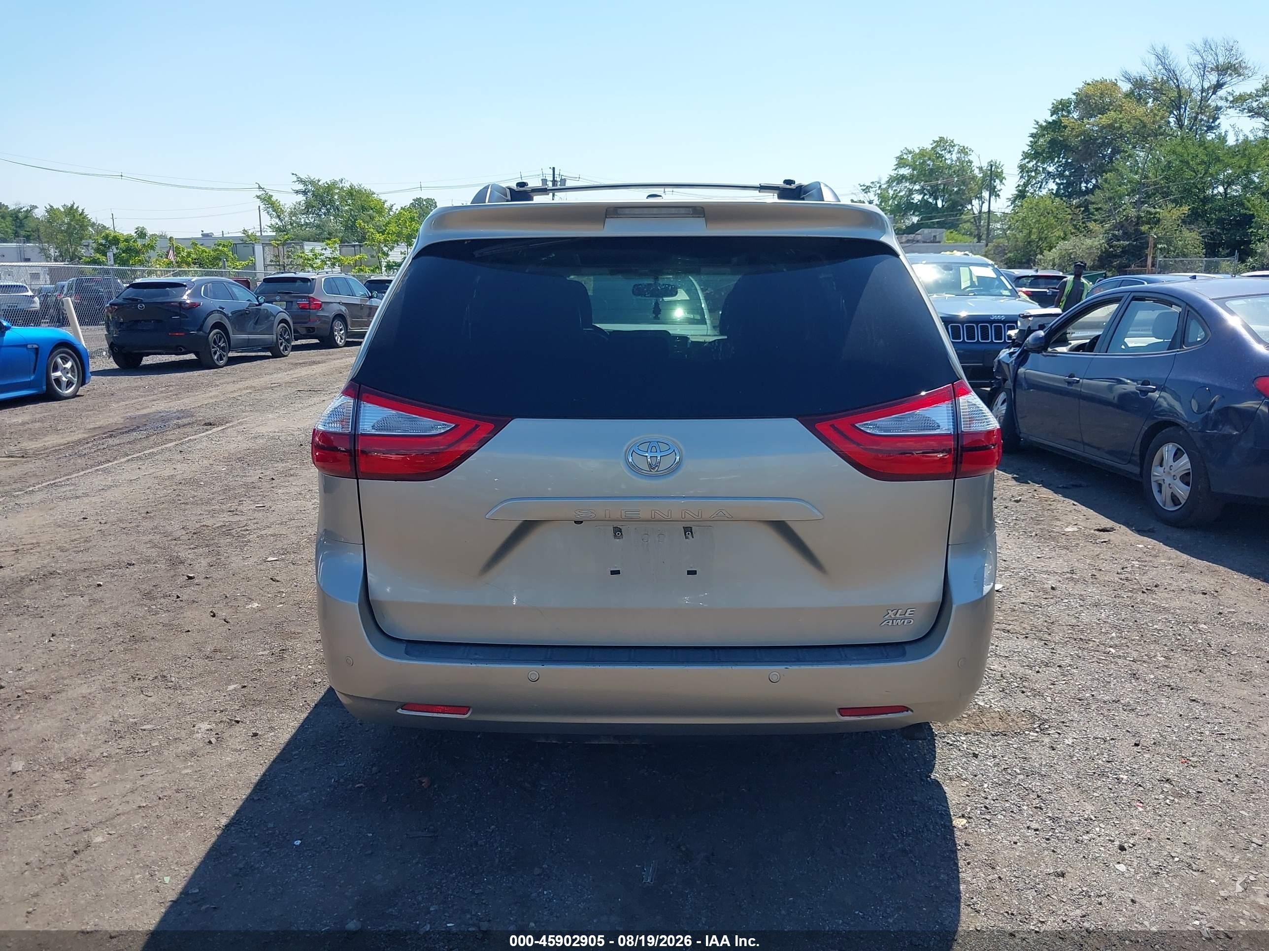 2015 Toyota Sienna Xle 7 Passenger Beige vin: 5TDDK3DC6FS125463