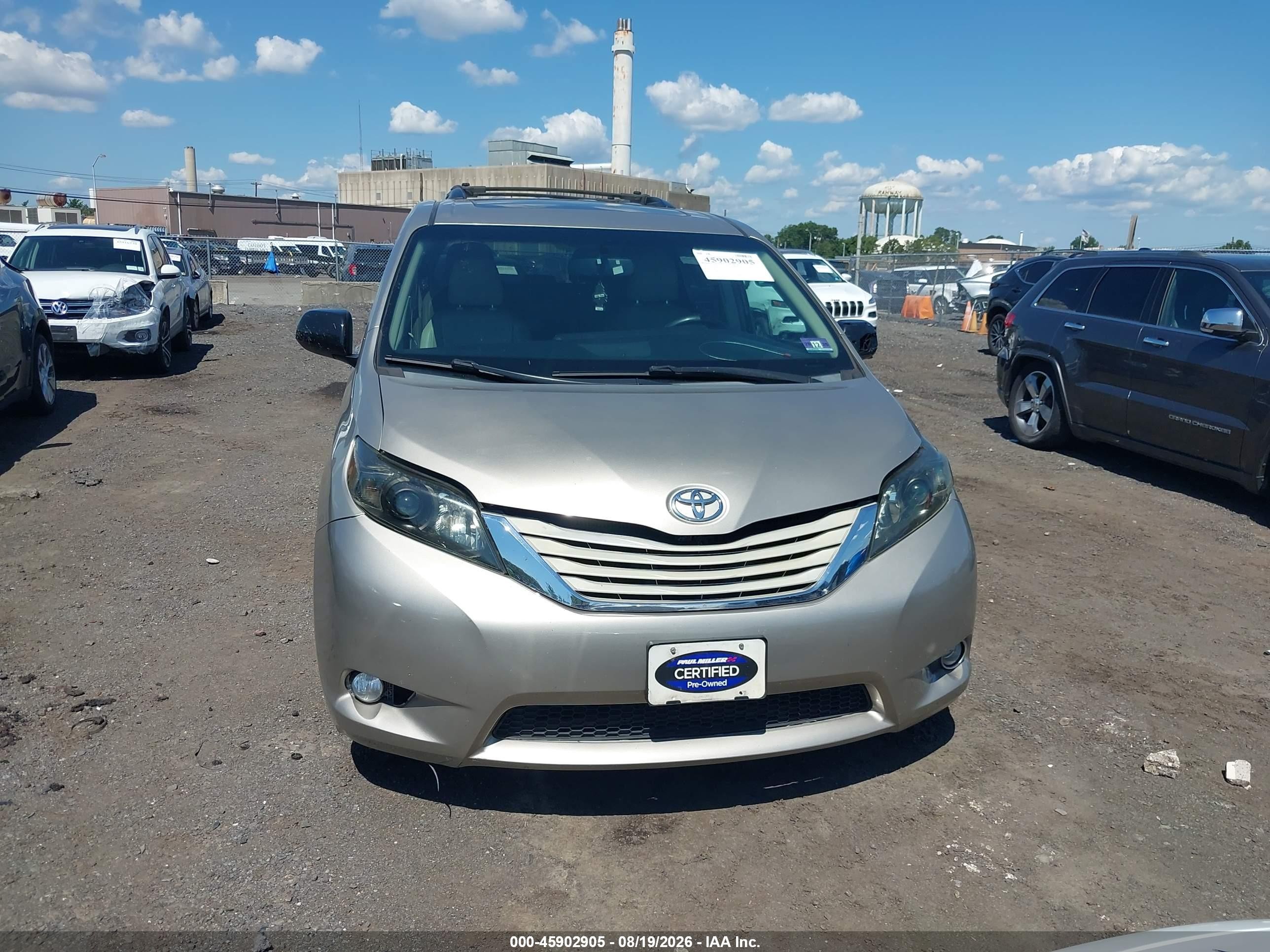 2015 Toyota Sienna Xle 7 Passenger Beige vin: 5TDDK3DC6FS125463