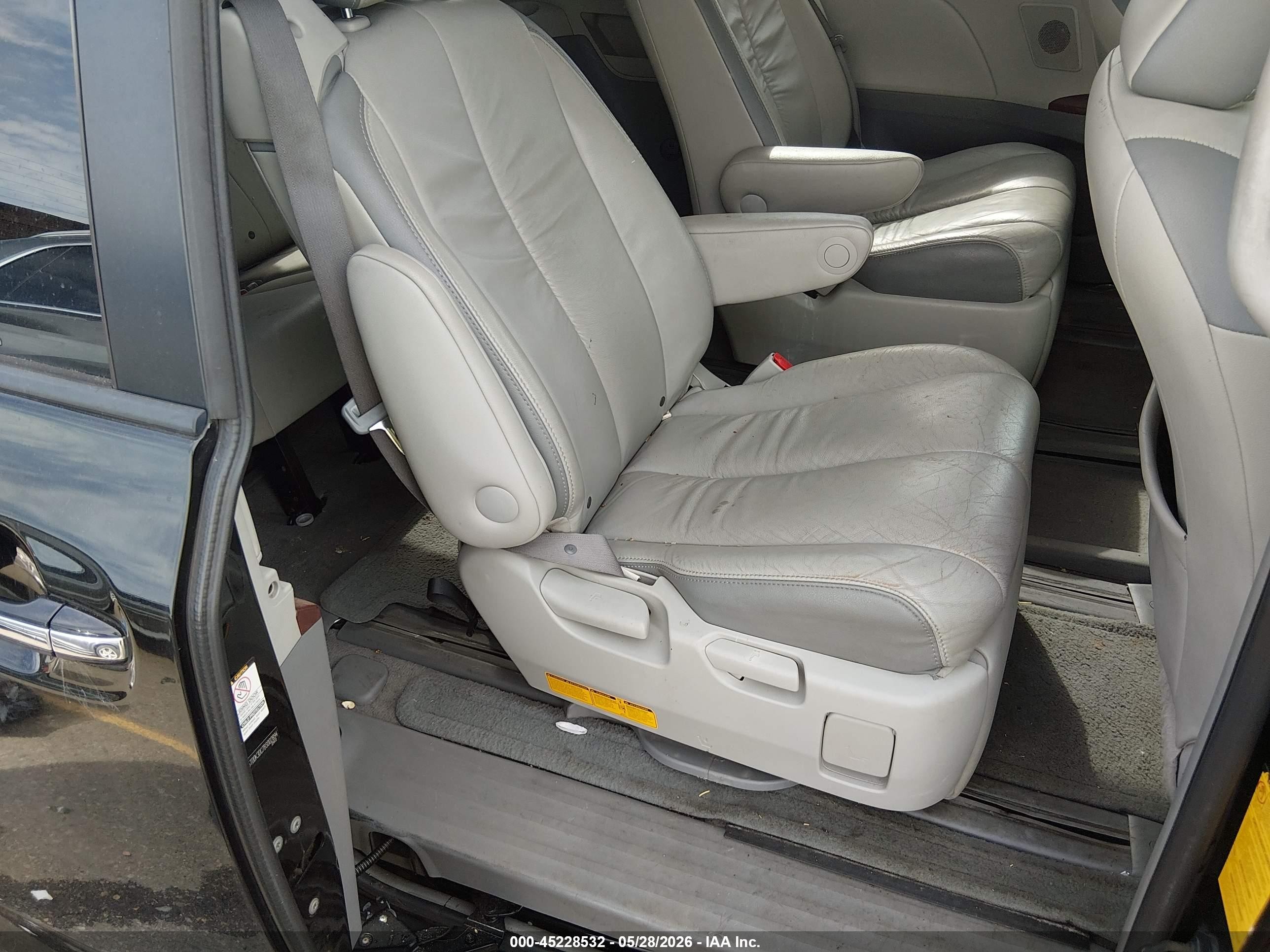 2011 Toyota Sienna Limited Black vin: 5TDDK3DC7BS002894