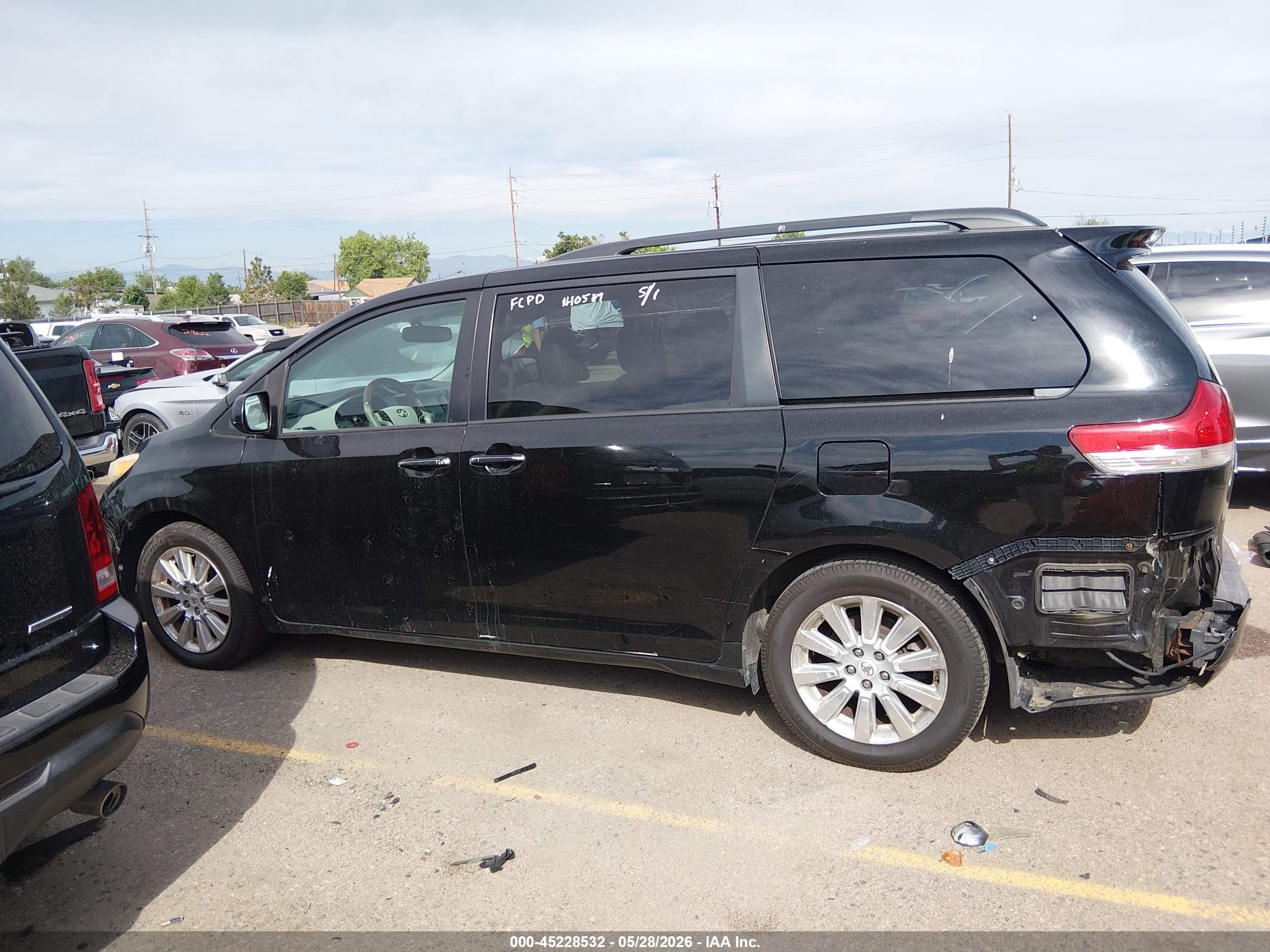 2011 Toyota Sienna Limited Black vin: 5TDDK3DC7BS002894