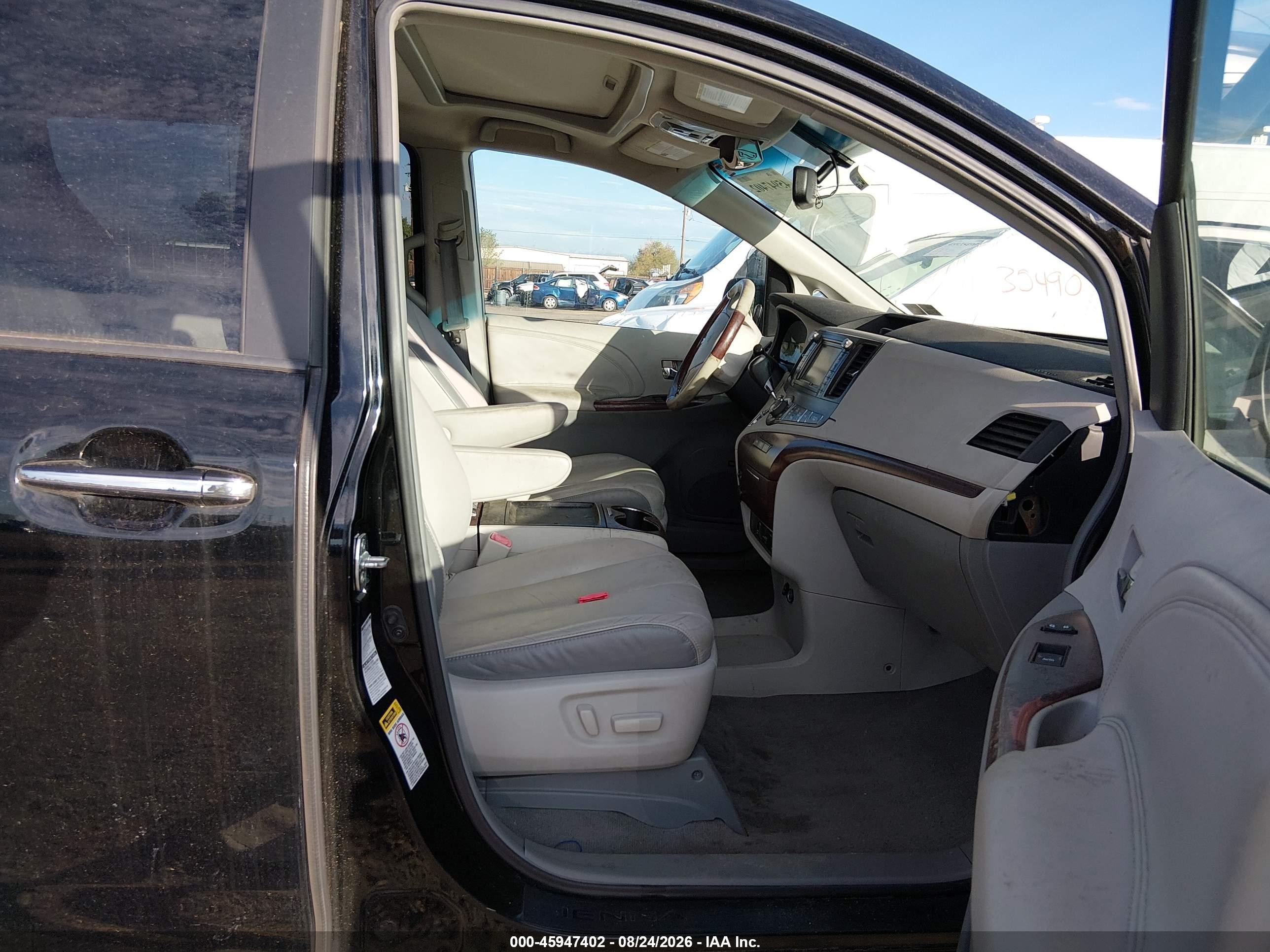 2011 Toyota Sienna Limited Black vin: 5TDDK3DC7BS002894
