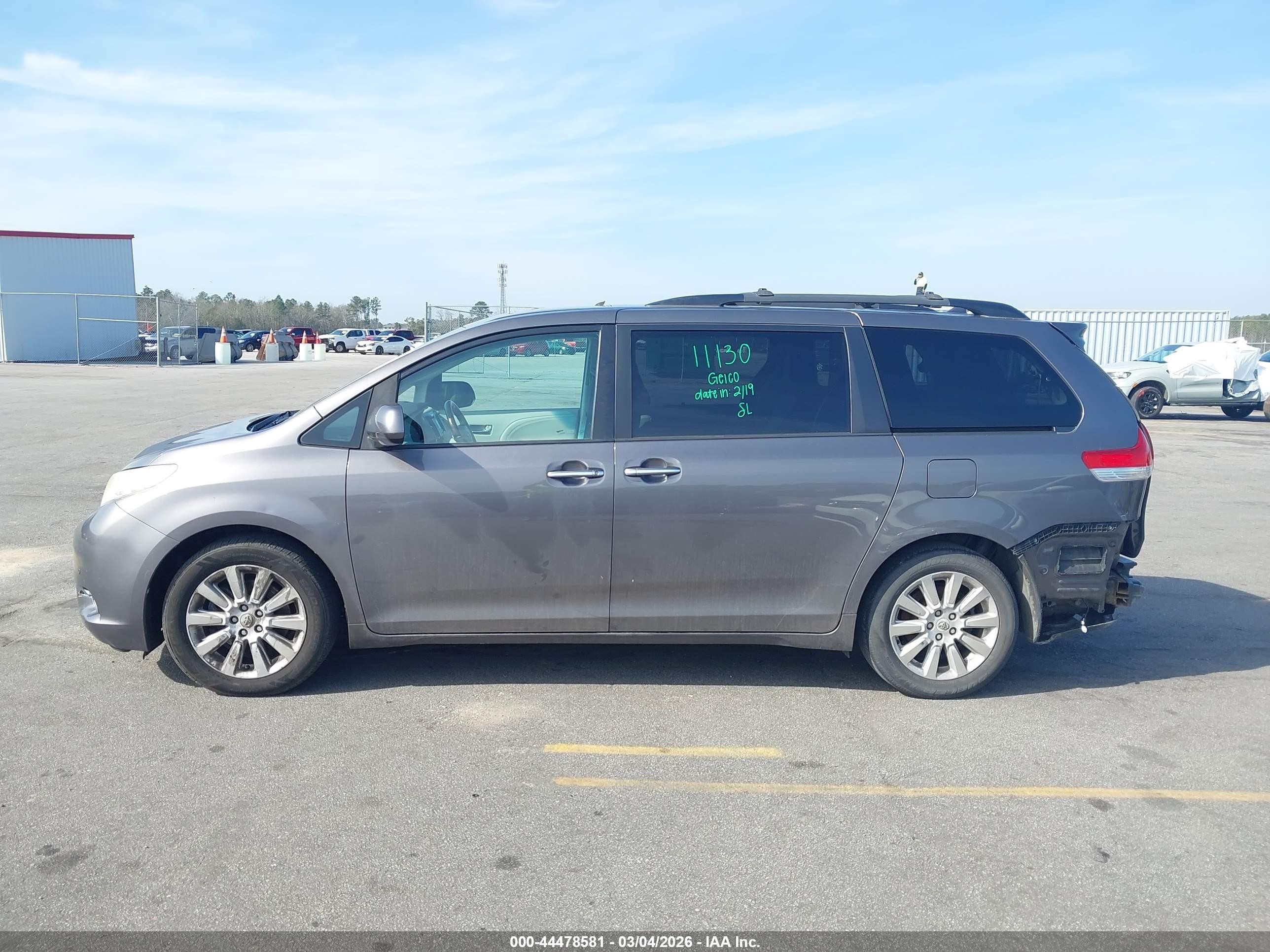 2011 Toyota Sienna Limited Pewter vin: 5TDDK3DC7BS019405