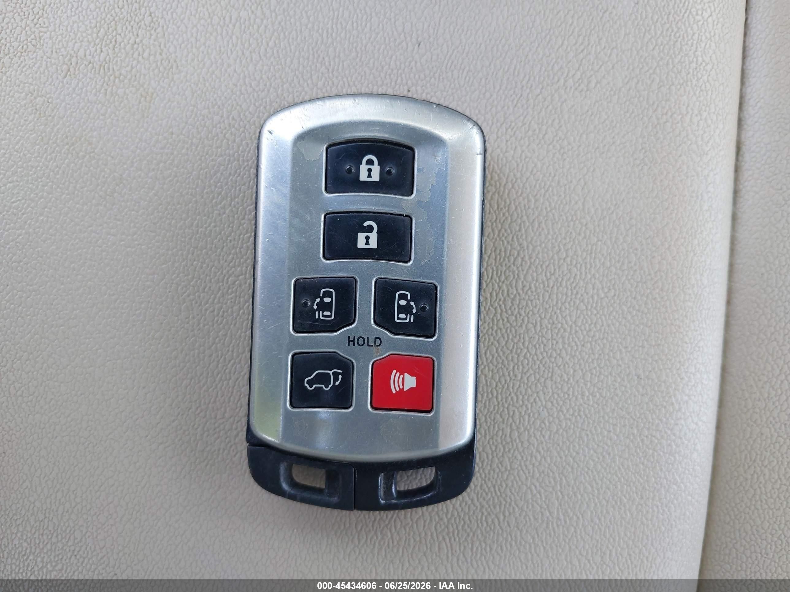 2011 Toyota Sienna Xle Gray vin: 5TDDK3DC7BS026094