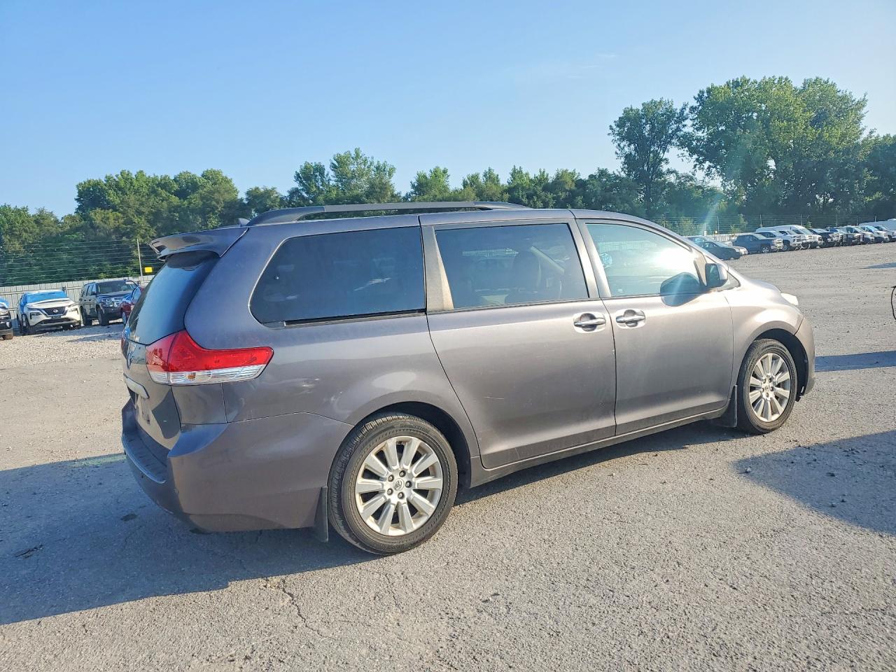 2012 Toyota Sienna Limited 7-passenger Charcoal vin: 5TDDK3DC7CS036335