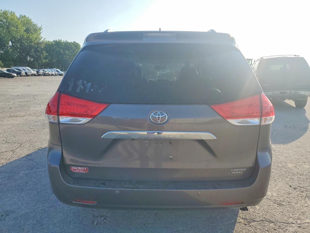2012 Toyota Sienna Limited 7-passenger Charcoal vin: 5TDDK3DC7CS036335
