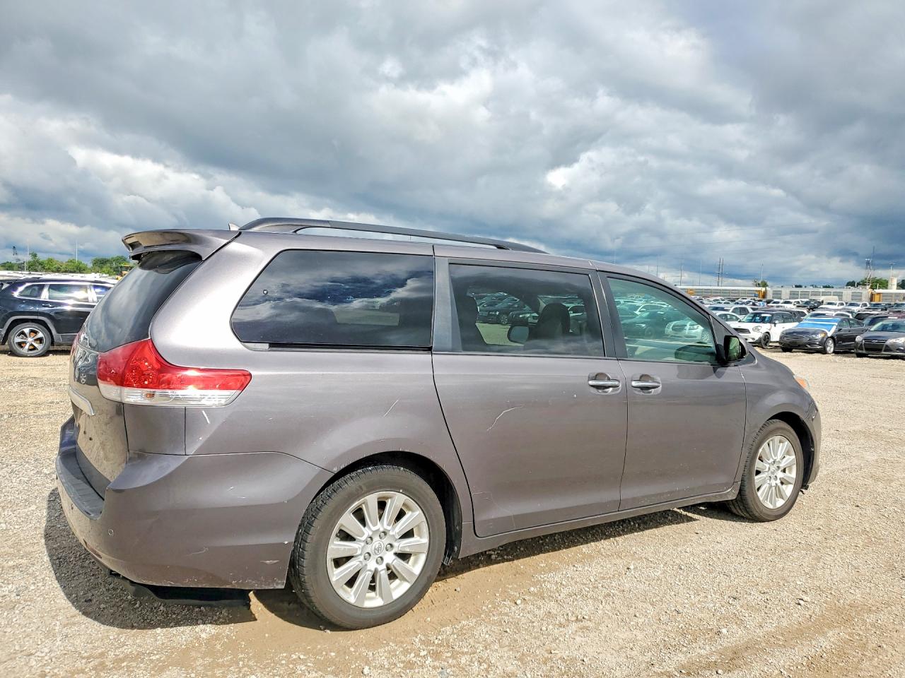 2012 Toyota Sienna Limited 7-passenger Gray vin: 5TDDK3DC7CS046198