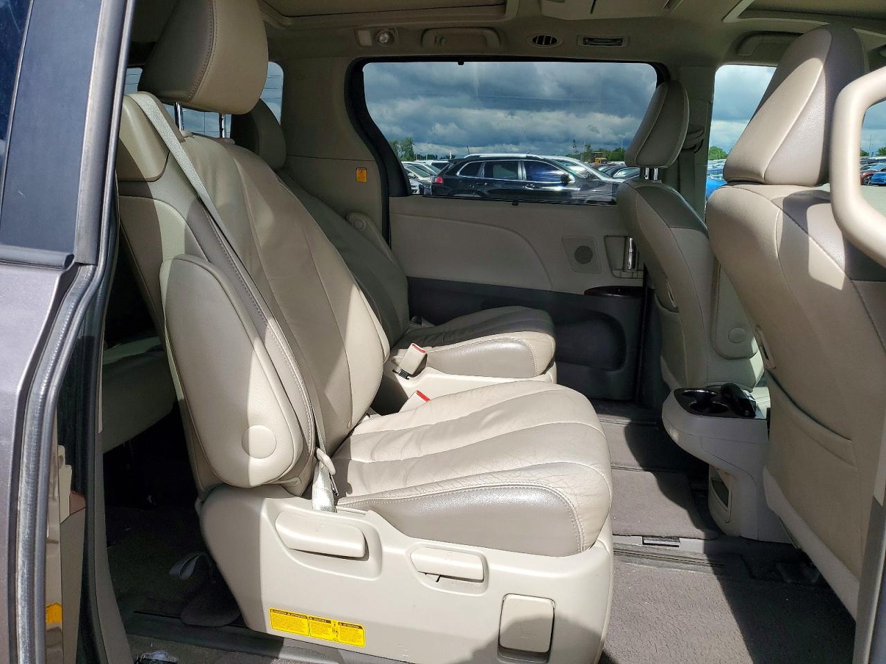2012 Toyota Sienna Limited 7-passenger Gray vin: 5TDDK3DC7CS046198