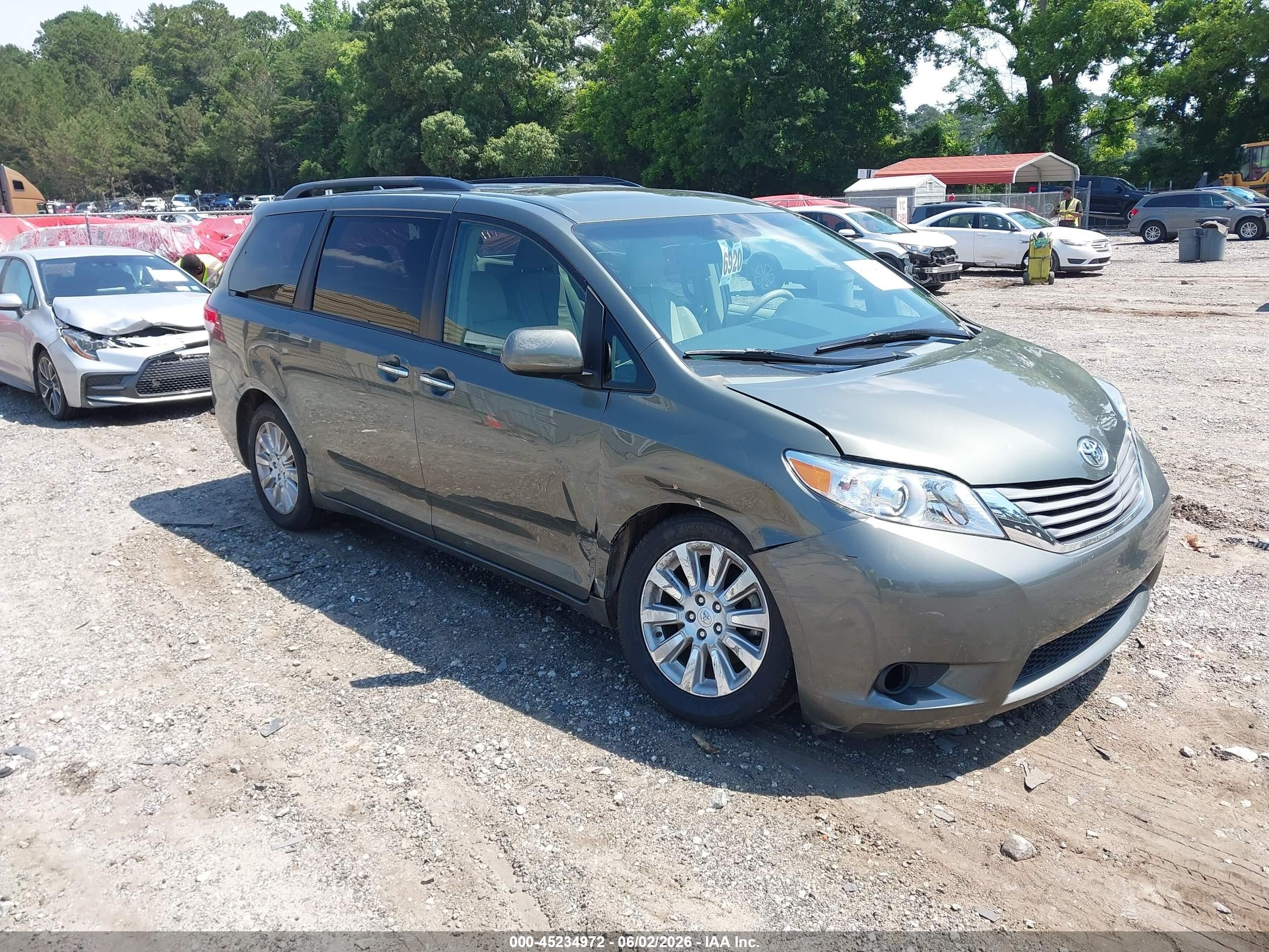 2012 Toyota Sienna Xle 7 Passenger Gray vin: 5TDDK3DC7CS048923