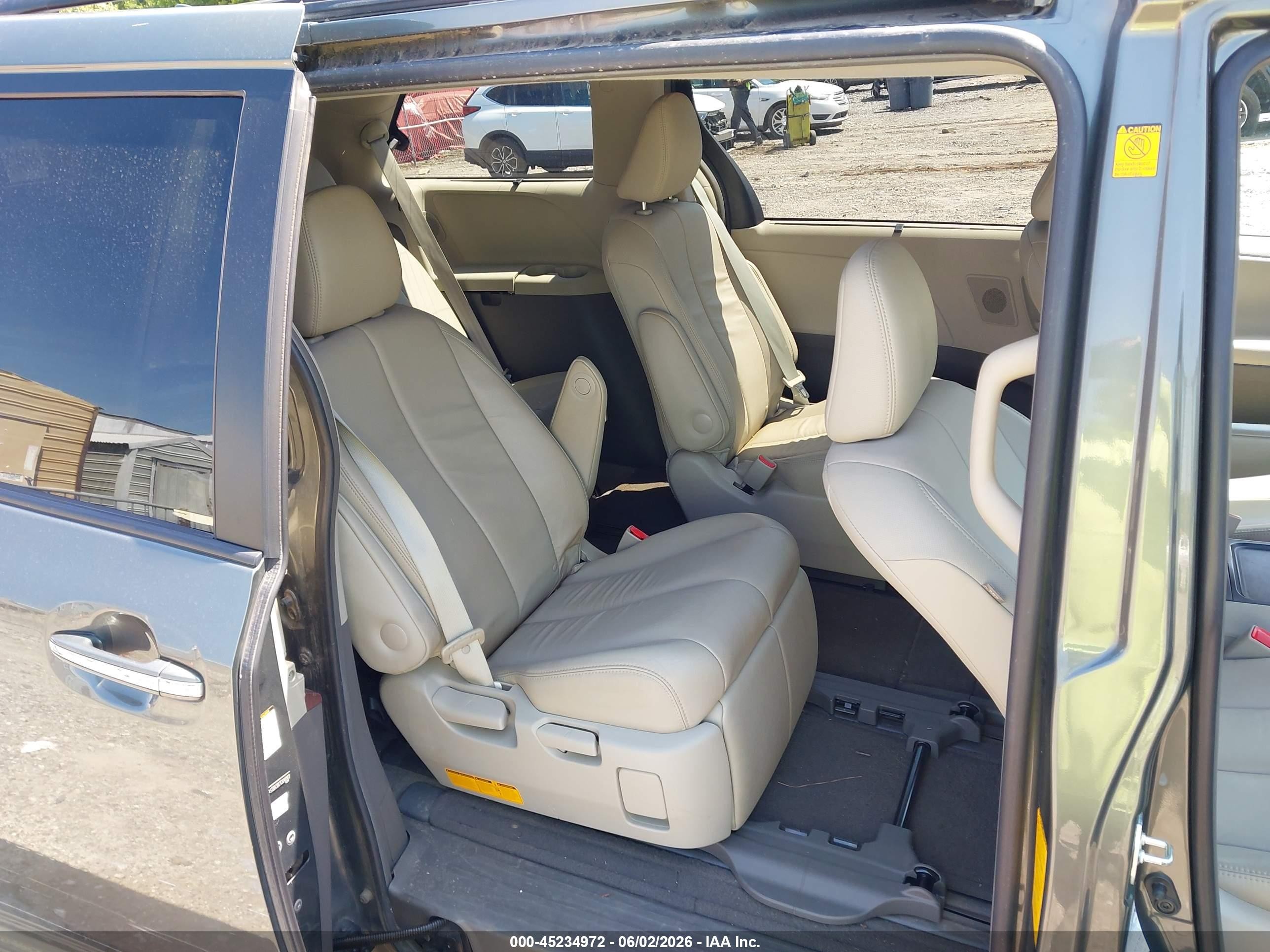2012 Toyota Sienna Xle 7 Passenger Серый vin: 5TDDK3DC7CS048923