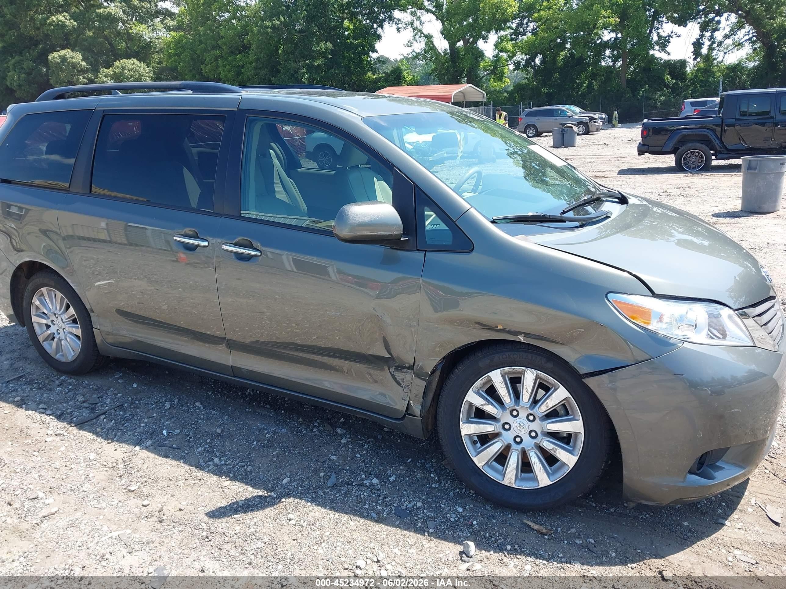 2012 Toyota Sienna Xle 7 Passenger Серый vin: 5TDDK3DC7CS048923