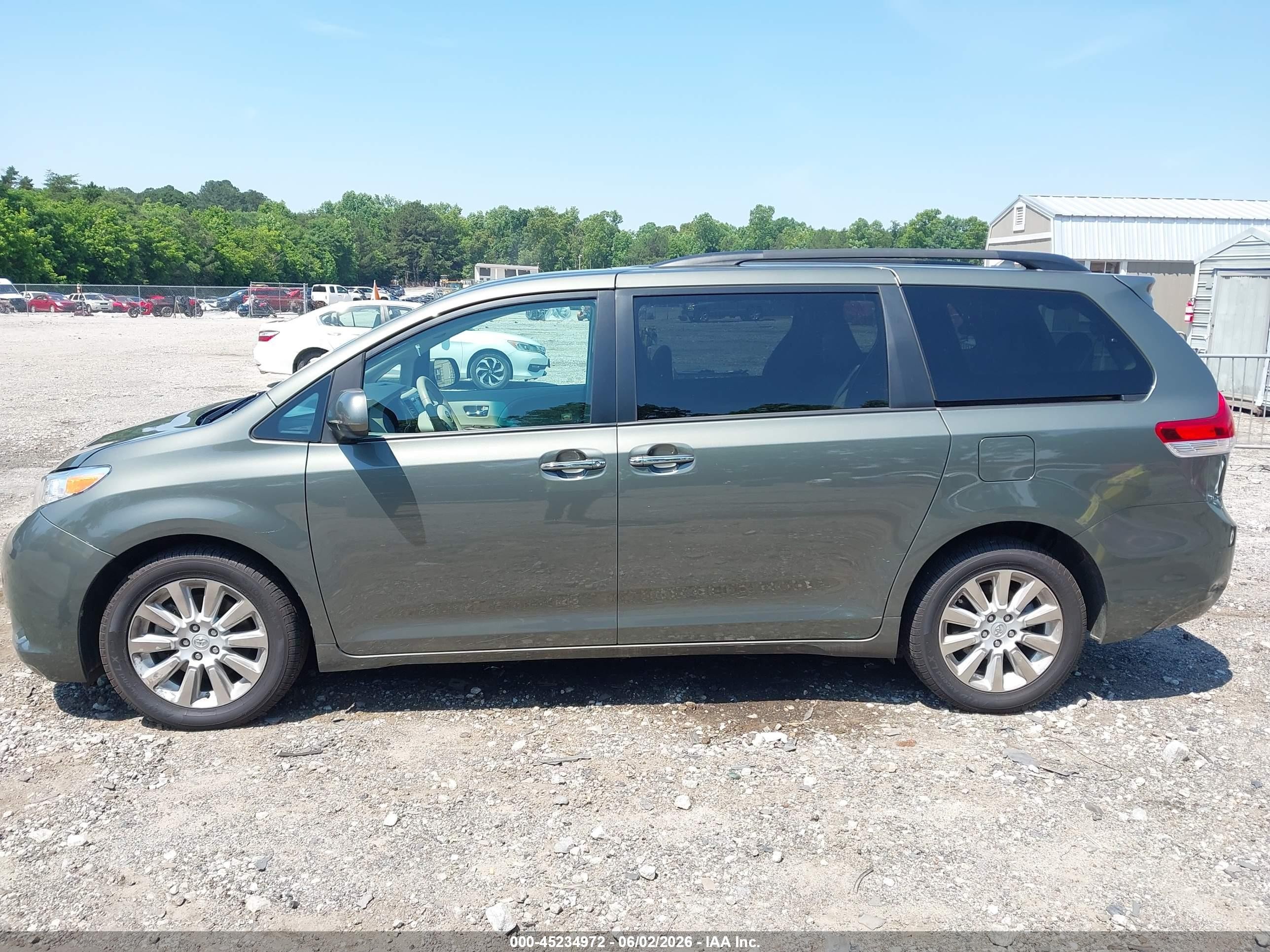 2012 Toyota Sienna Xle 7 Passenger Серый vin: 5TDDK3DC7CS048923