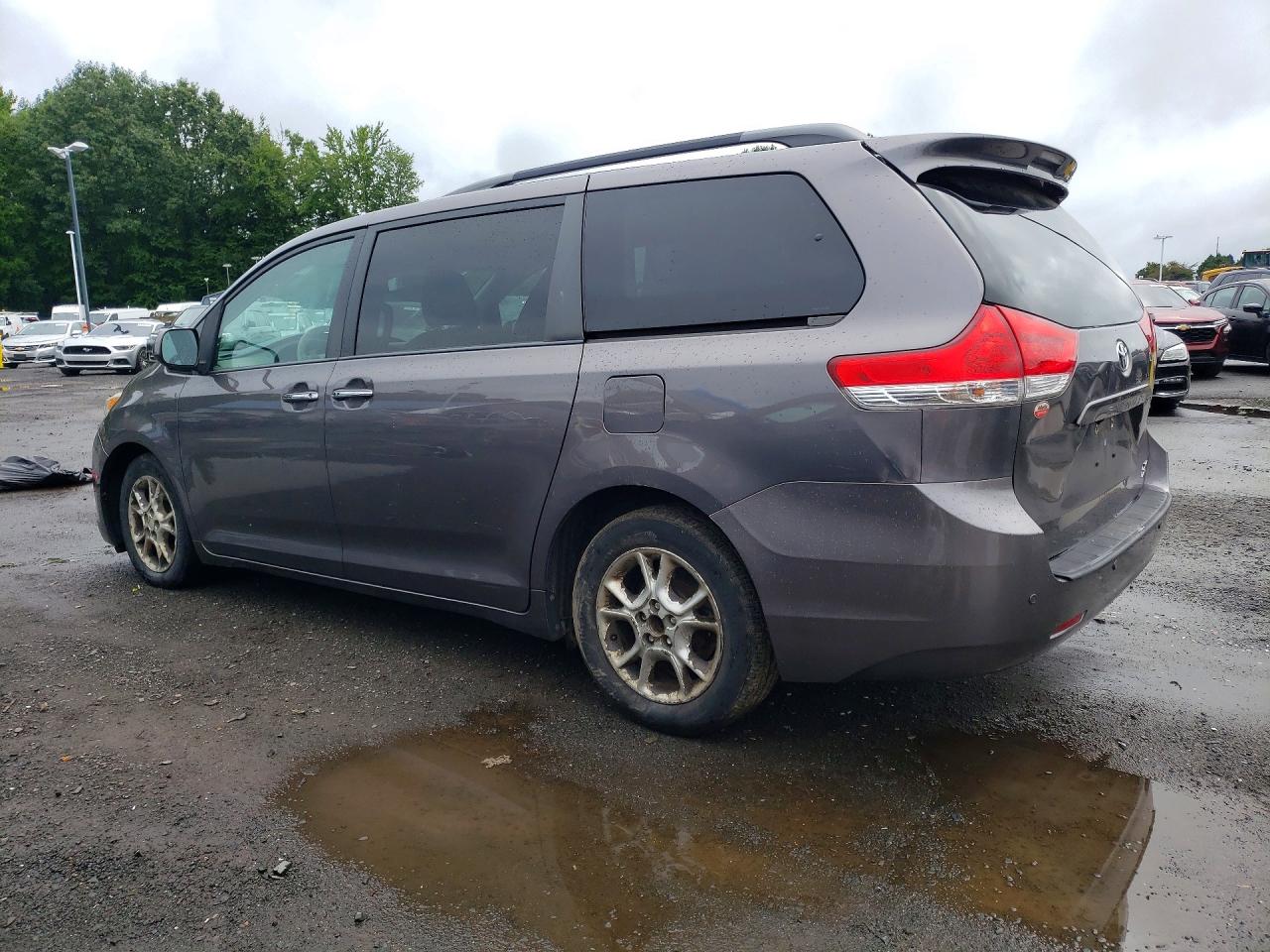 2013 Toyota Sienna Xle 7-passenger Серый vin: 5TDDK3DC7DS055646