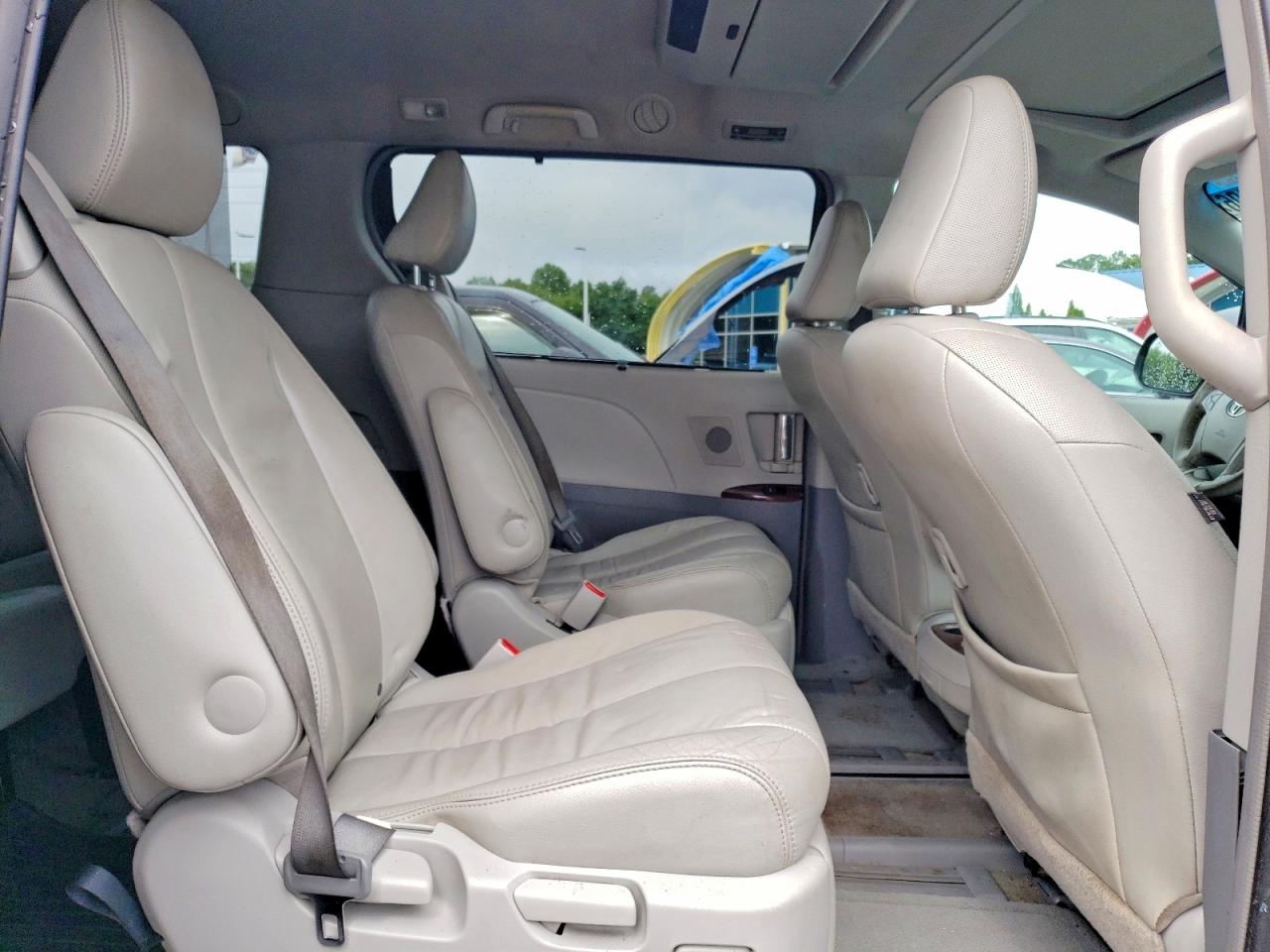 2013 Toyota Sienna Xle 7-passenger Серый vin: 5TDDK3DC7DS055646
